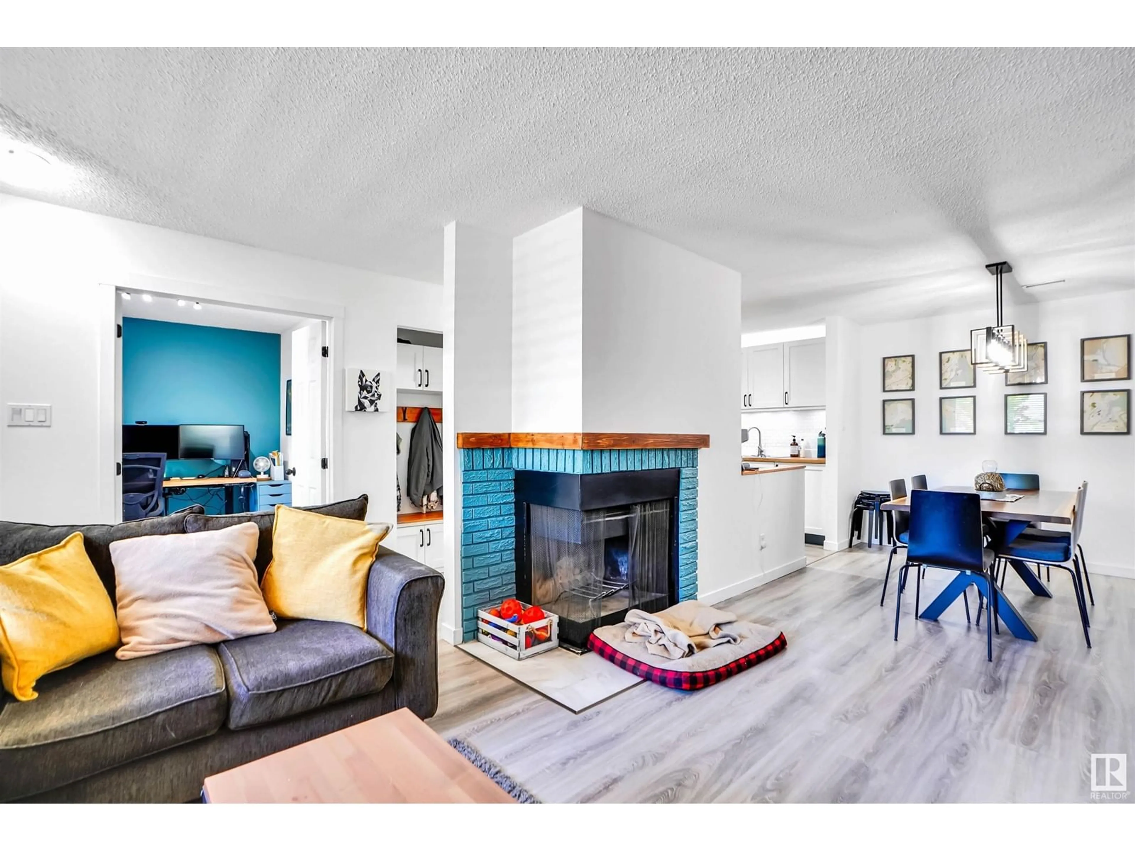 Living room with furniture, unknown for 43 - 3111 142 AV NW, Edmonton Alberta T5Y2H6