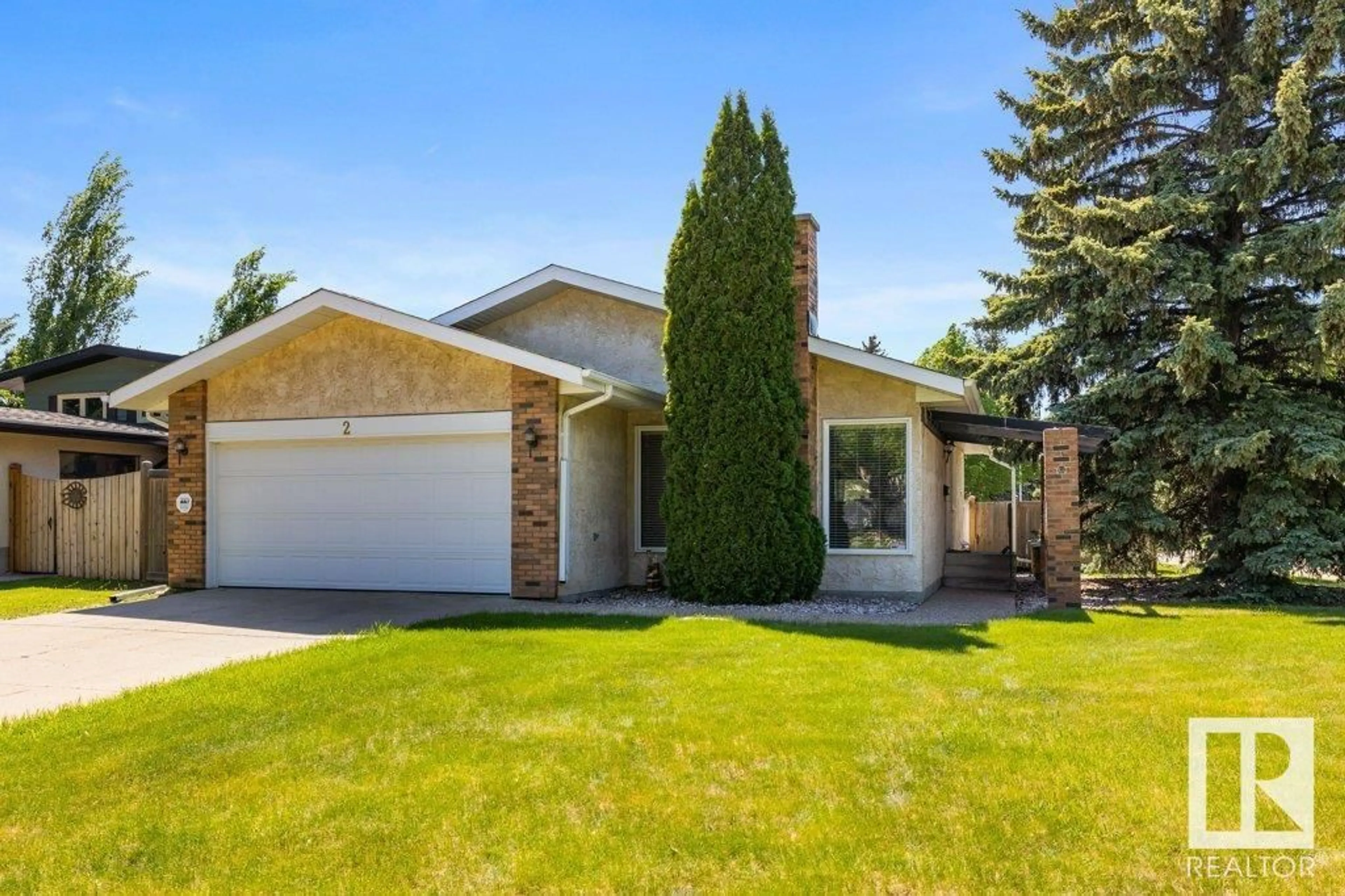 Home with vinyl exterior material, street for 2 LINDBERGH CR, St. Albert Alberta T8N2S9