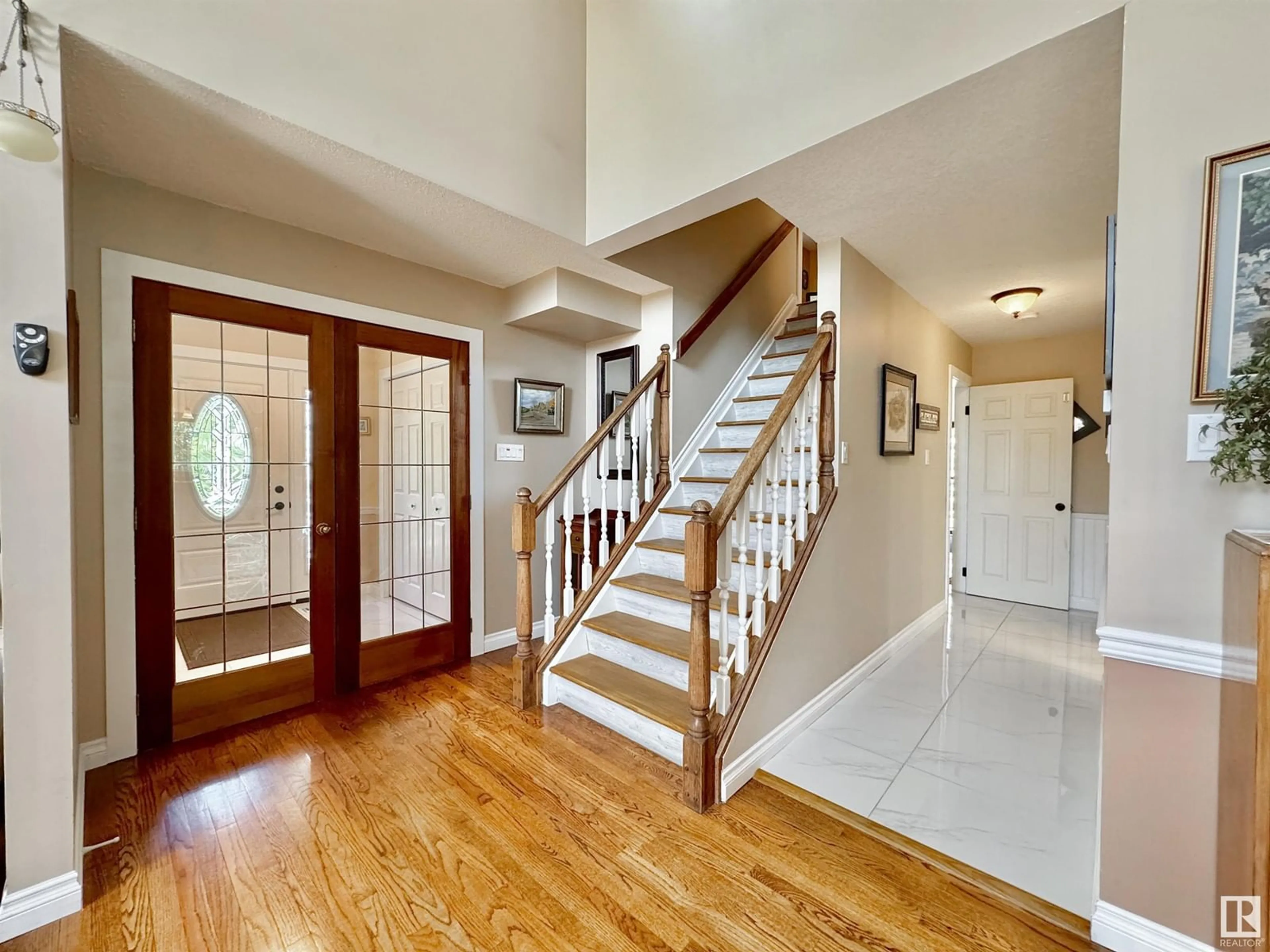 Indoor entryway for 49 21410 TWP ROAD 524, Rural Strathcona County Alberta T0B0E0