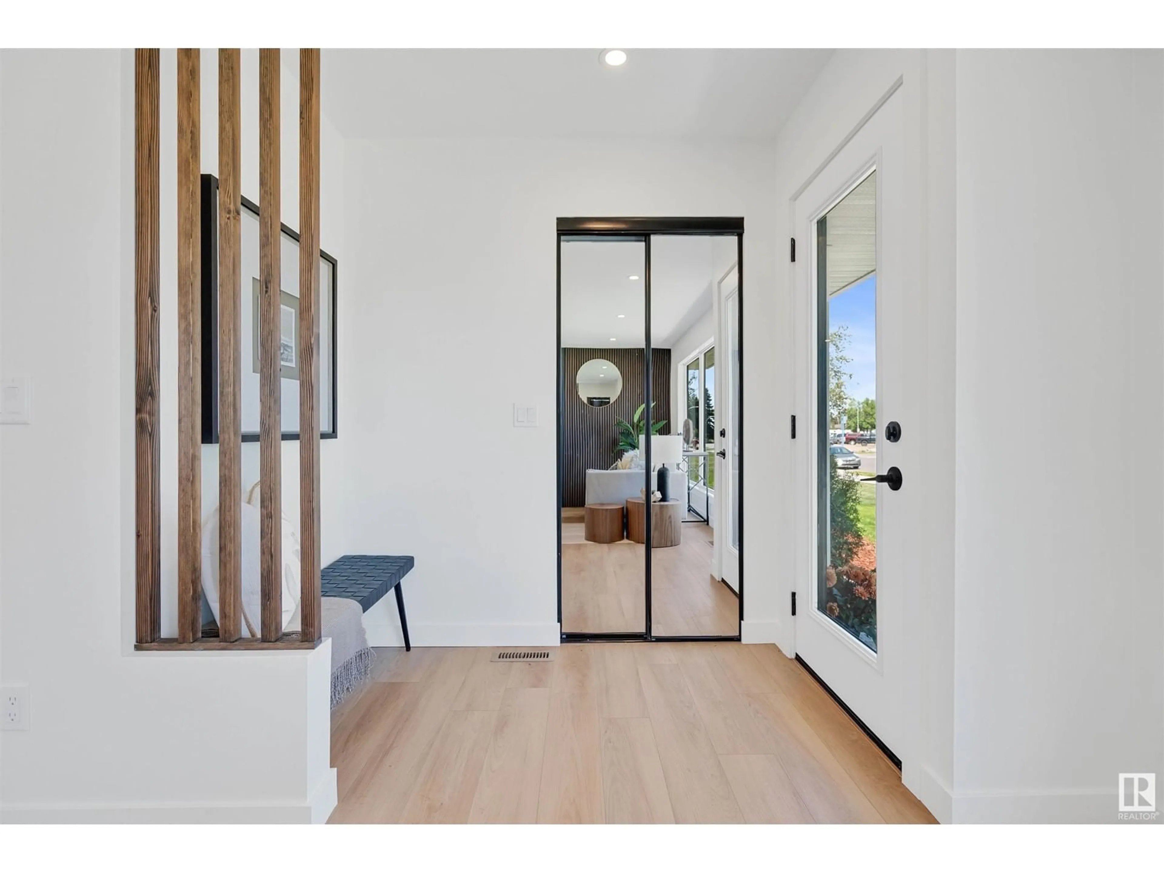 Indoor entryway for 9704 OTTEWELL RD, Edmonton Alberta T6B2E7
