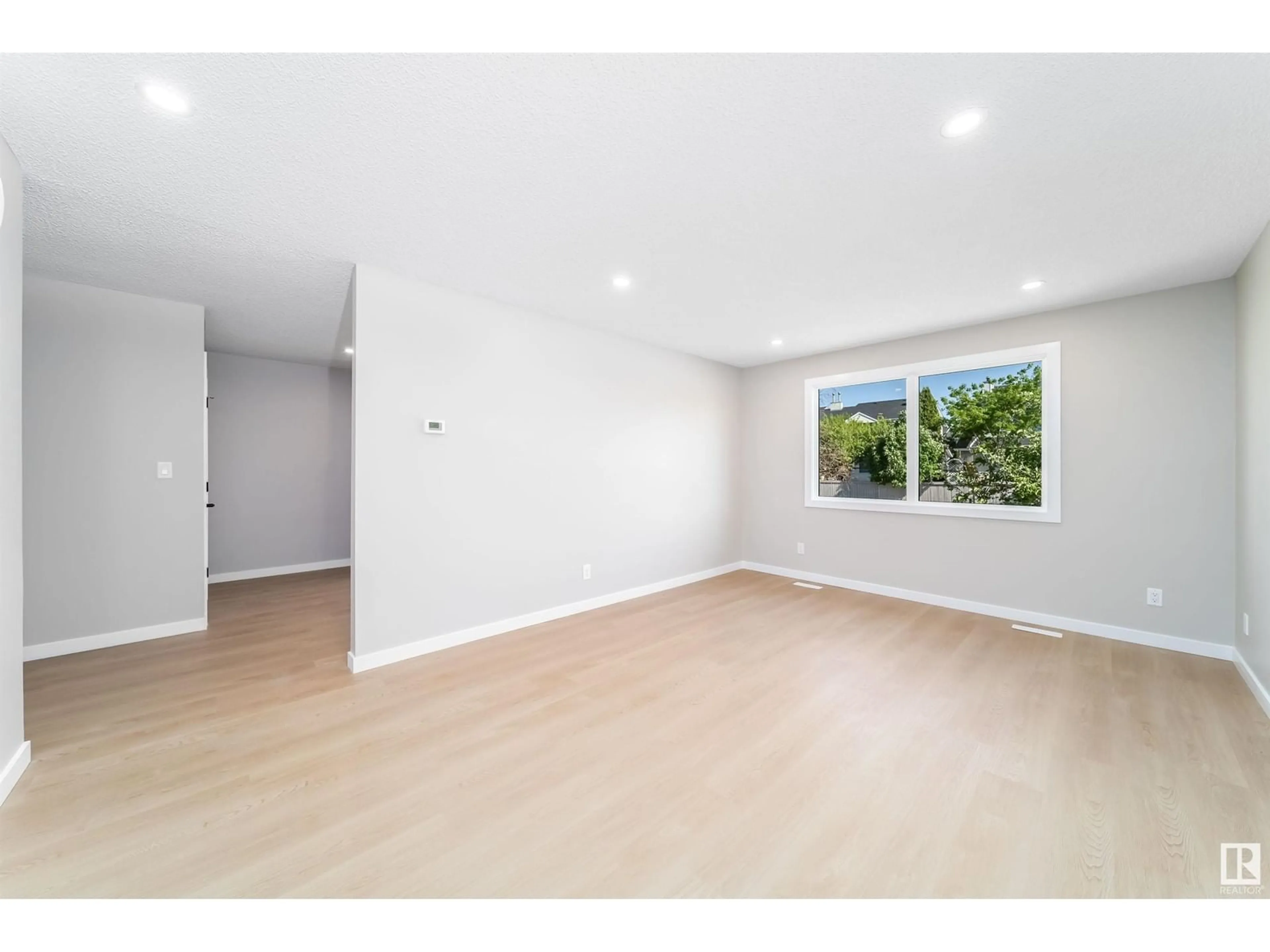 A pic of a room for 473 KIRKNESS RD, Edmonton Alberta T5Y2J1
