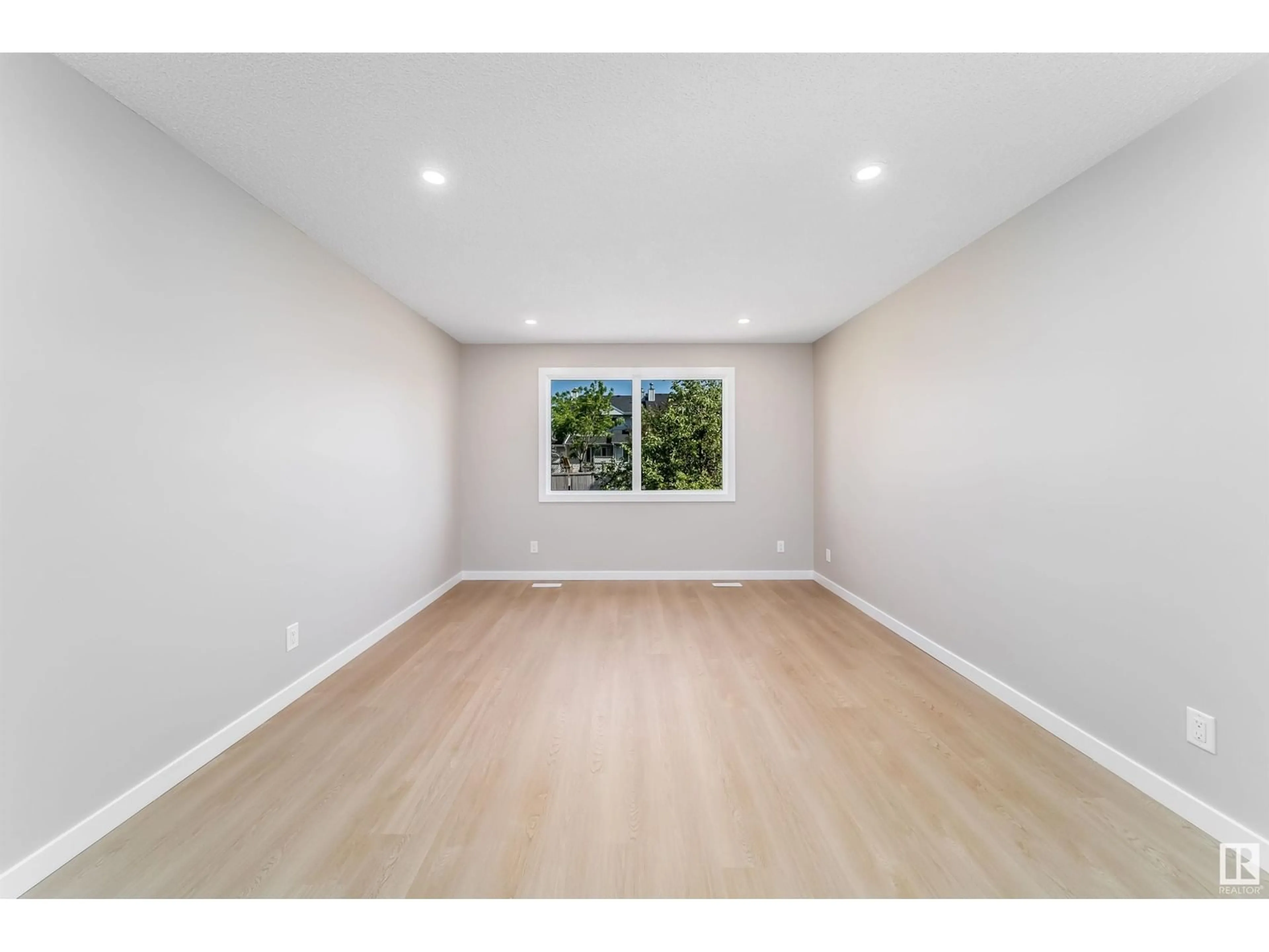 A pic of a room for 473 KIRKNESS RD, Edmonton Alberta T5Y2J1