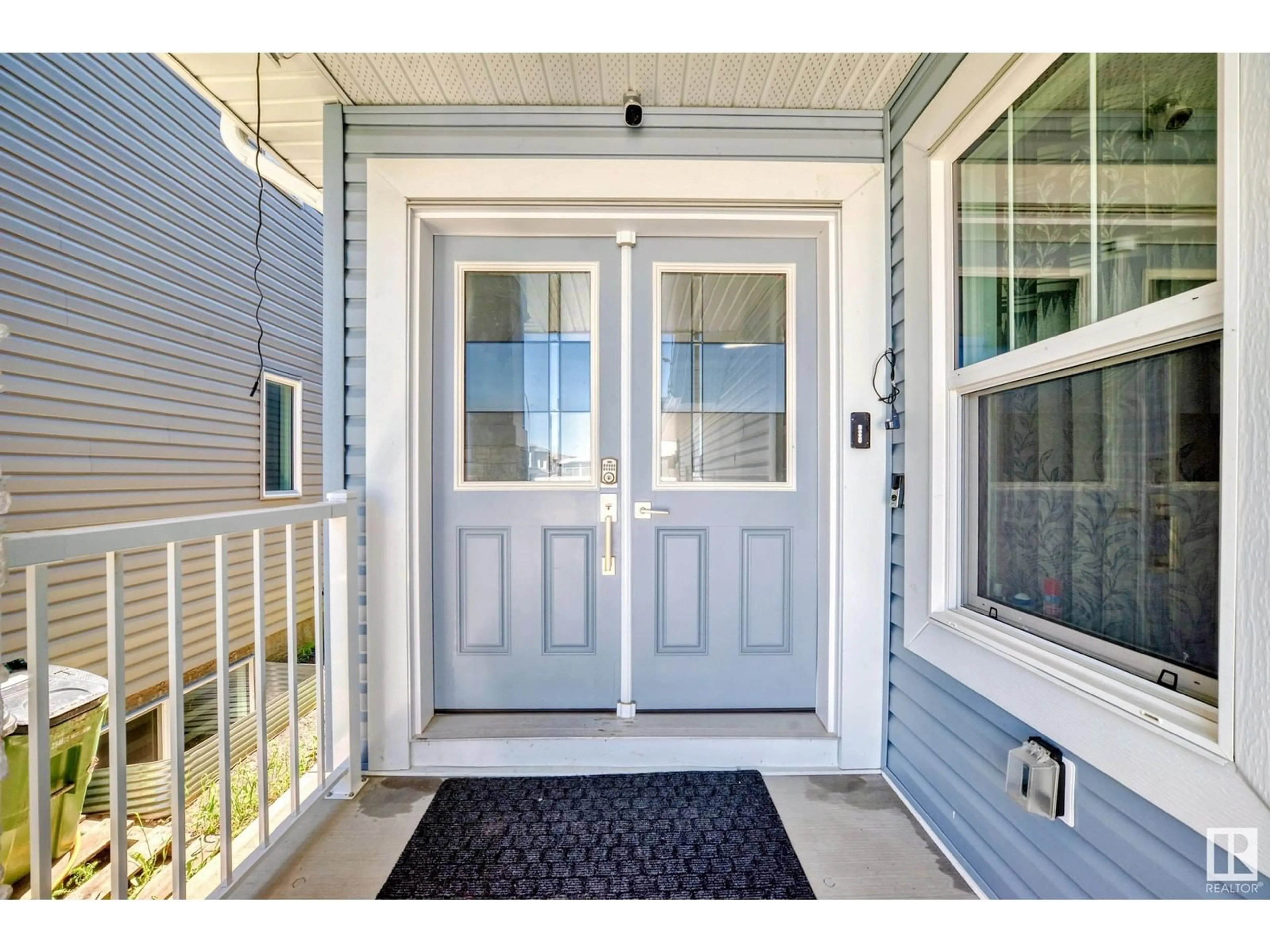 Indoor entryway for NW - 1419 150 AV, Edmonton Alberta T5Y3R5
