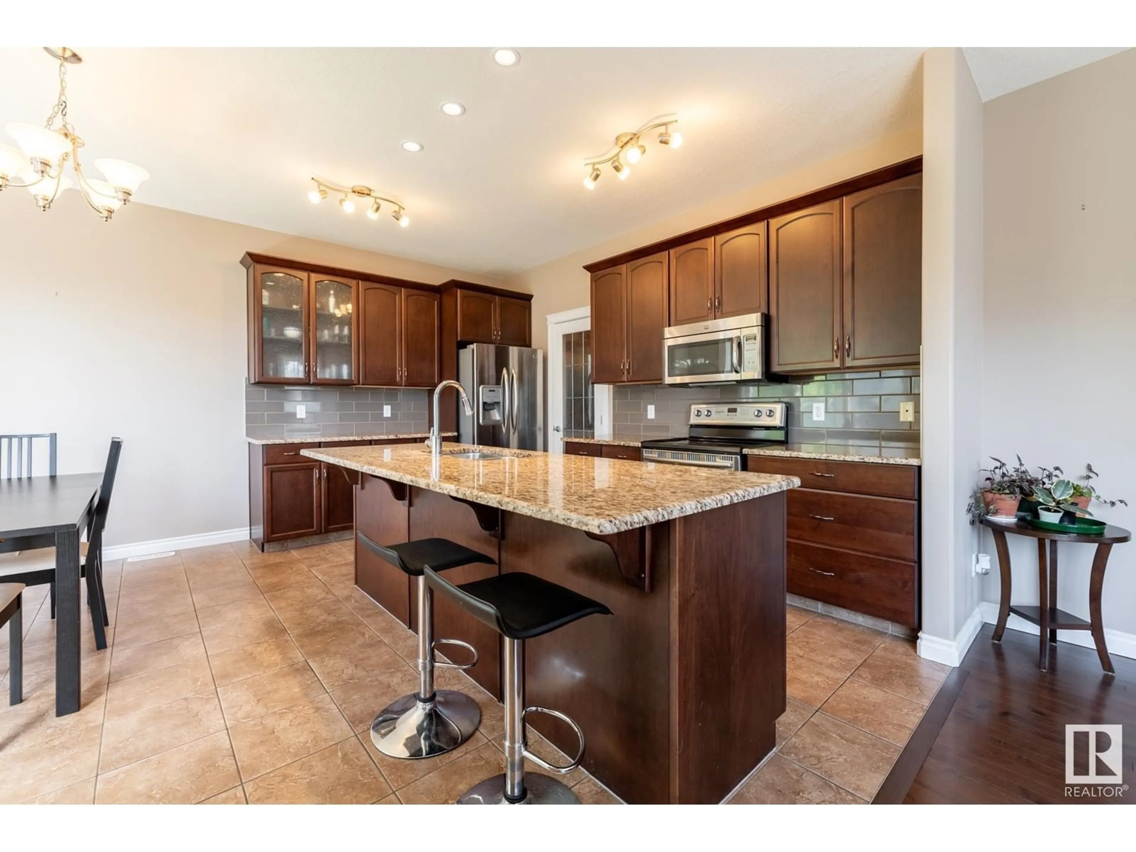 Open concept kitchen, ceramic/tile floor for 12 VOLETA CT, Spruce Grove Alberta T7X0J8
