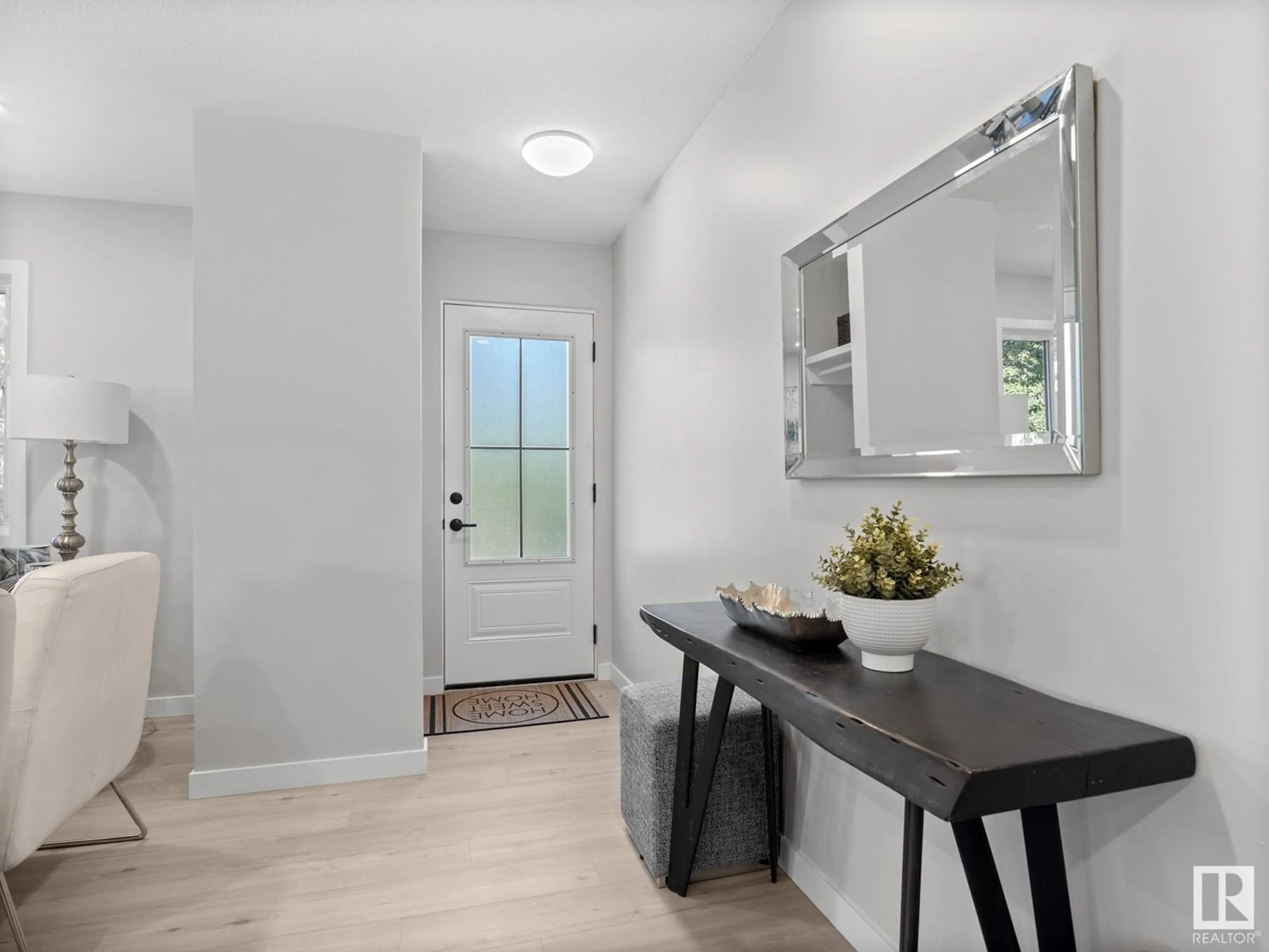 Indoor entryway for 9 GAINSBOROUGH AV, St. Albert Alberta T8N0W3
