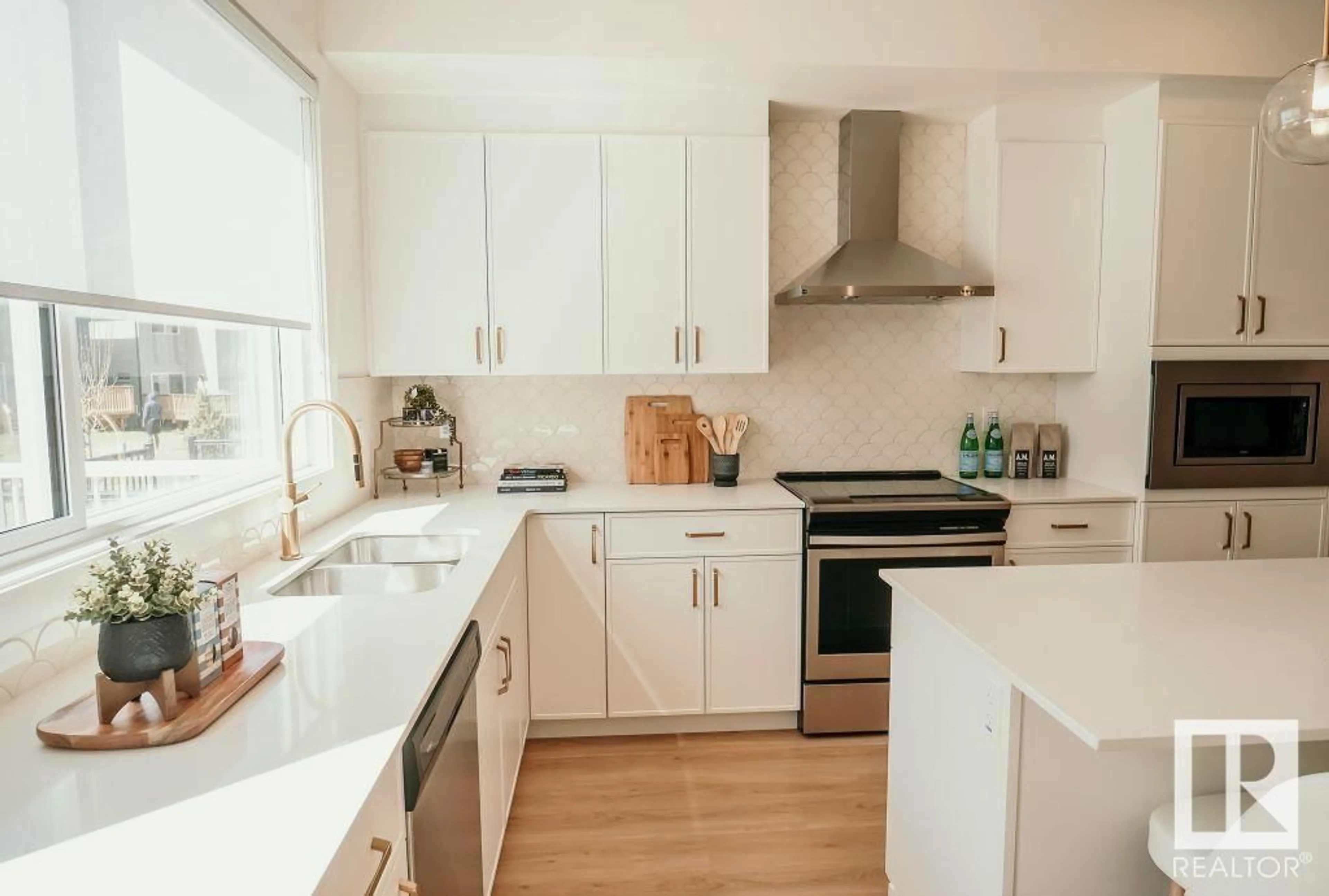Contemporary kitchen, unknown for 38 RHEA CR, St. Albert Alberta T8N8A4