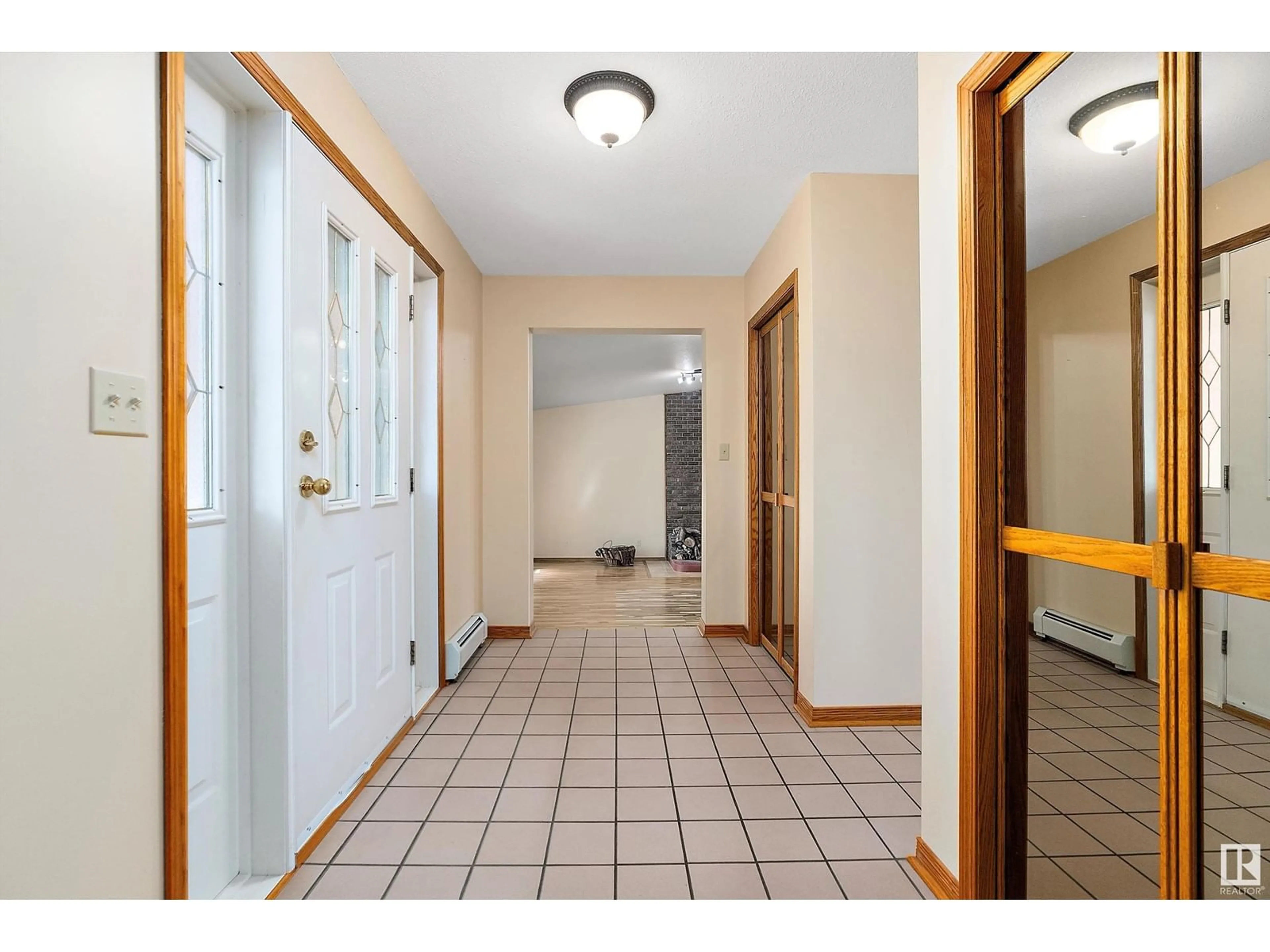 Indoor entryway for 240028 TWP 460, Rural Wetaskiwin County Alberta T9A1X1