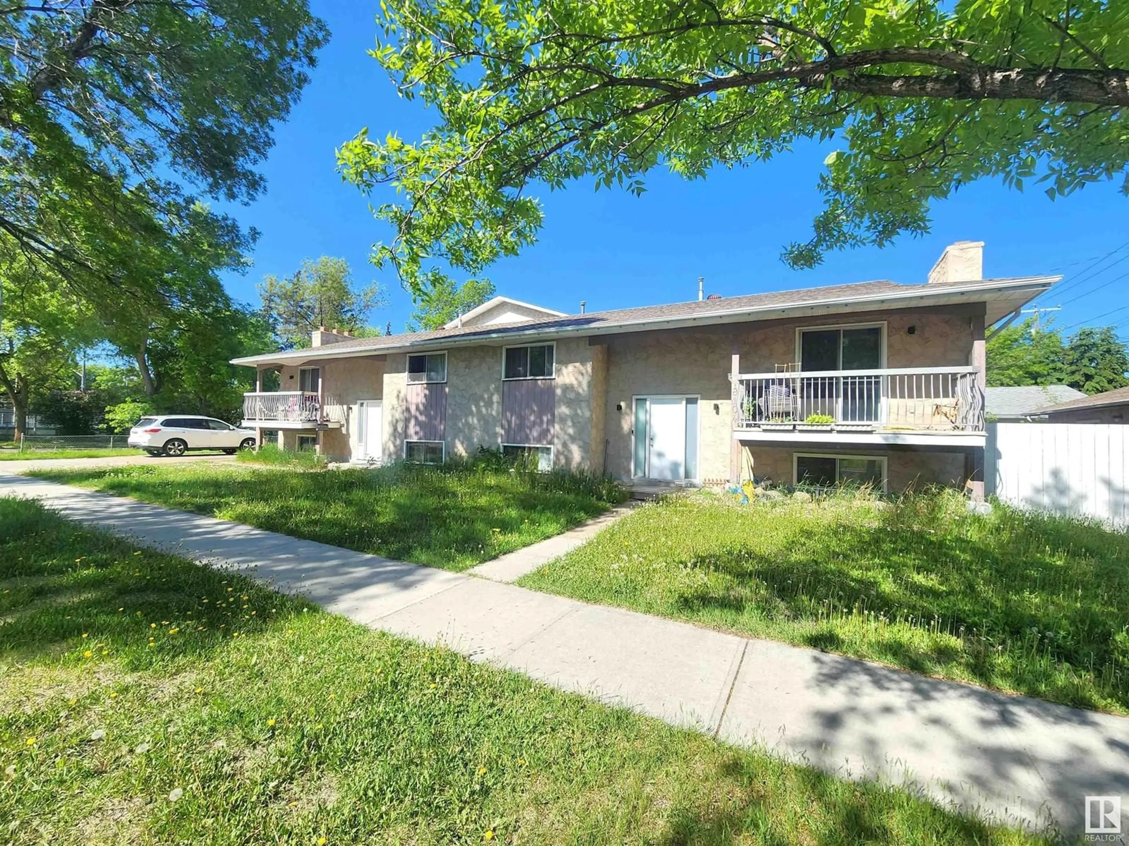 A pic from outside/outdoor area/front of a property/back of a property/a pic from drone, street for NW - 8102 & 8104 81 ST, Edmonton Alberta T6C2V5