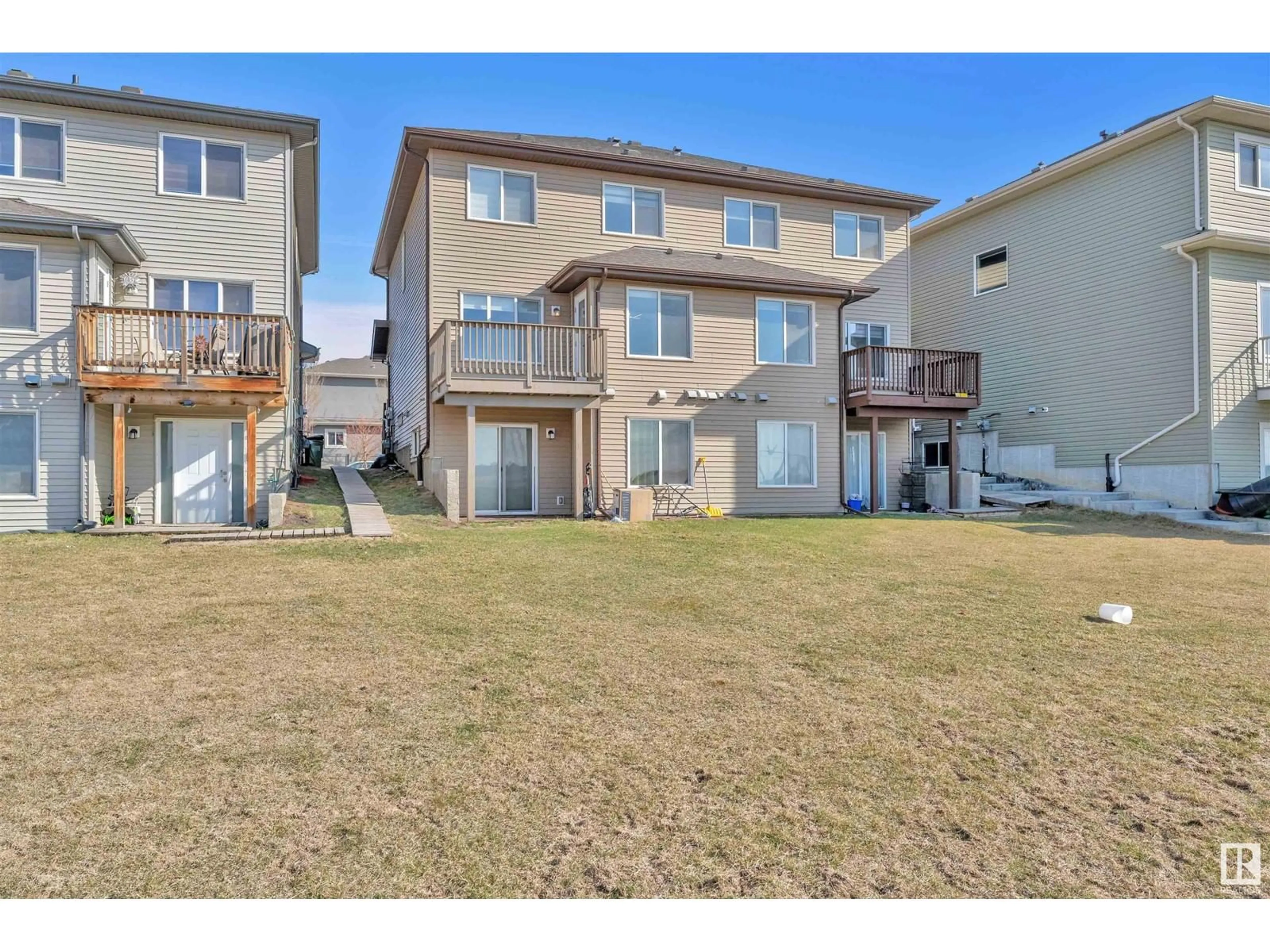 A pic from outside/outdoor area/front of a property/back of a property/a pic from drone, water/lake/river/ocean view for 3113 11 AV, Edmonton Alberta T6T2M7