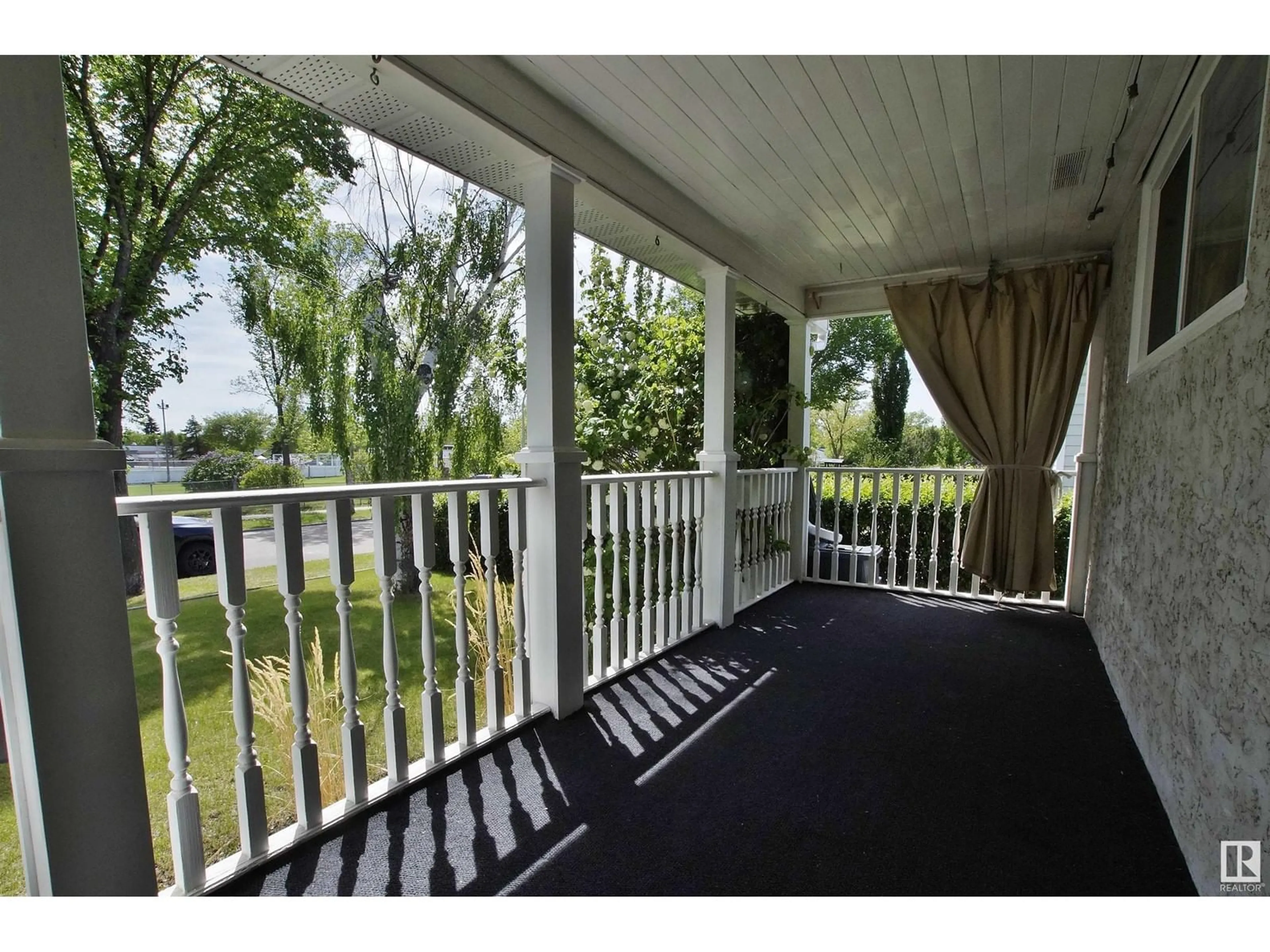 Patio, water/lake/river/ocean view for 10520 130 AV, Edmonton Alberta T5E0S8