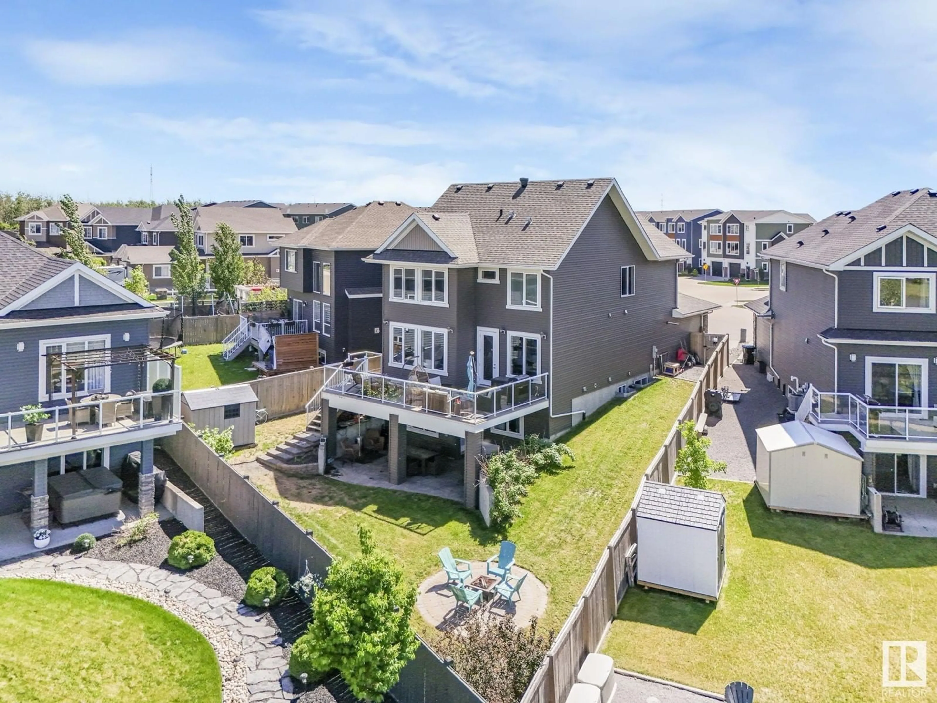A pic from outside/outdoor area/front of a property/back of a property/a pic from drone, mountain view for 1232 STARLING DR, Edmonton Alberta T5S0H9