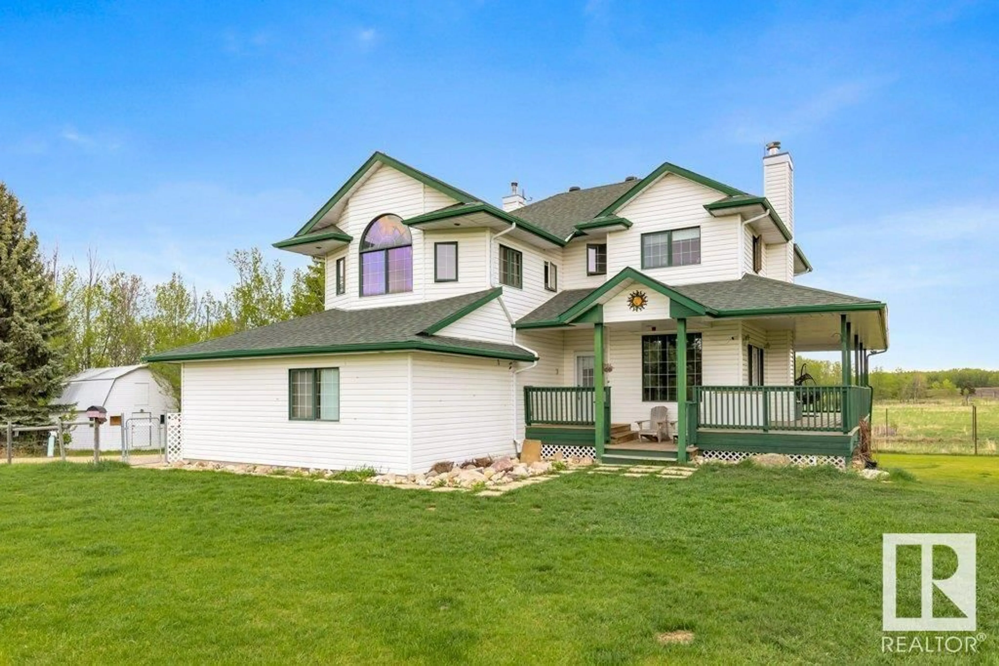 Home with vinyl exterior material, unknown for 10911A ATIM RD, Rural Parkland County Alberta T7X6L9