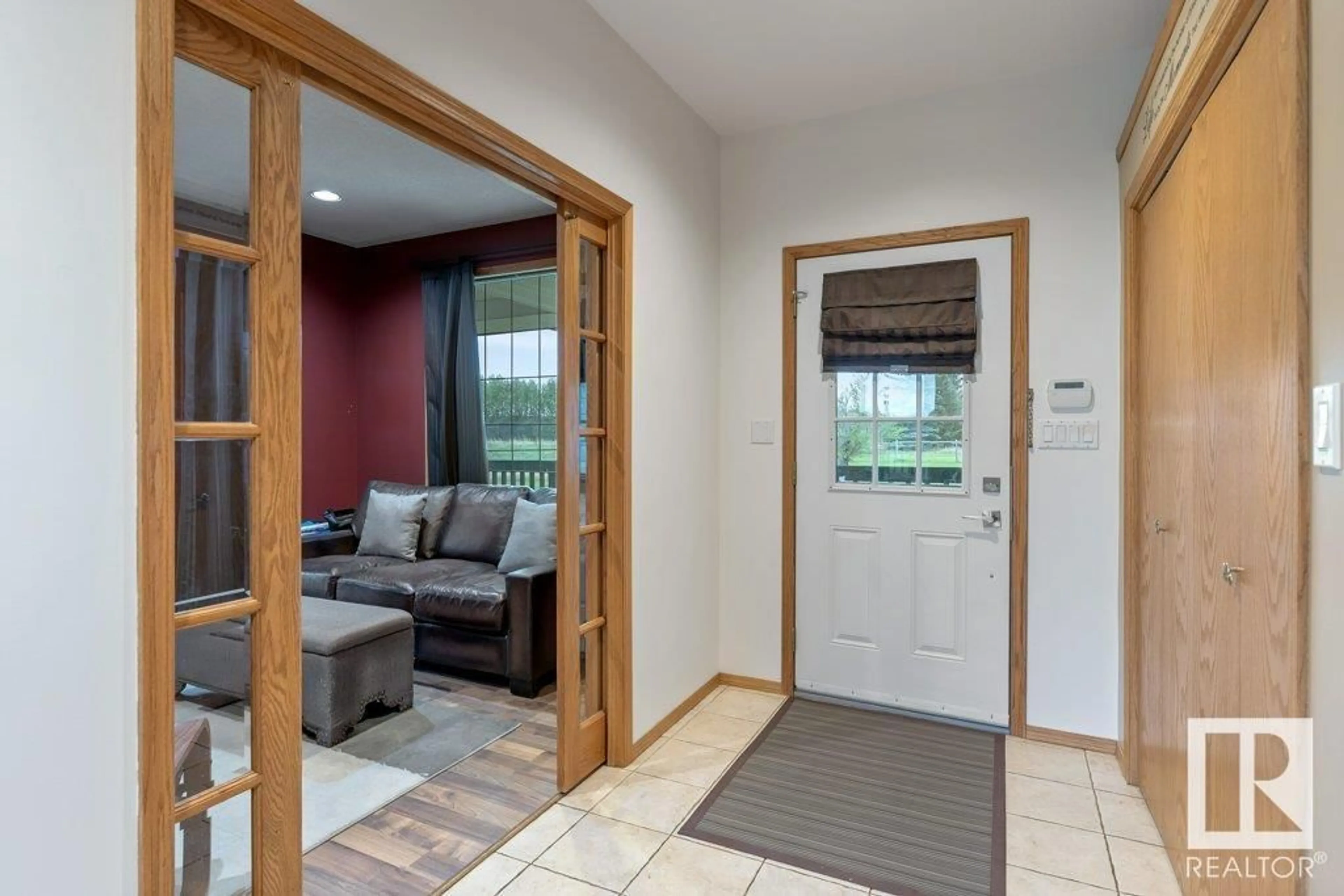 Indoor entryway for 10911A ATIM RD, Rural Parkland County Alberta T7X6L9