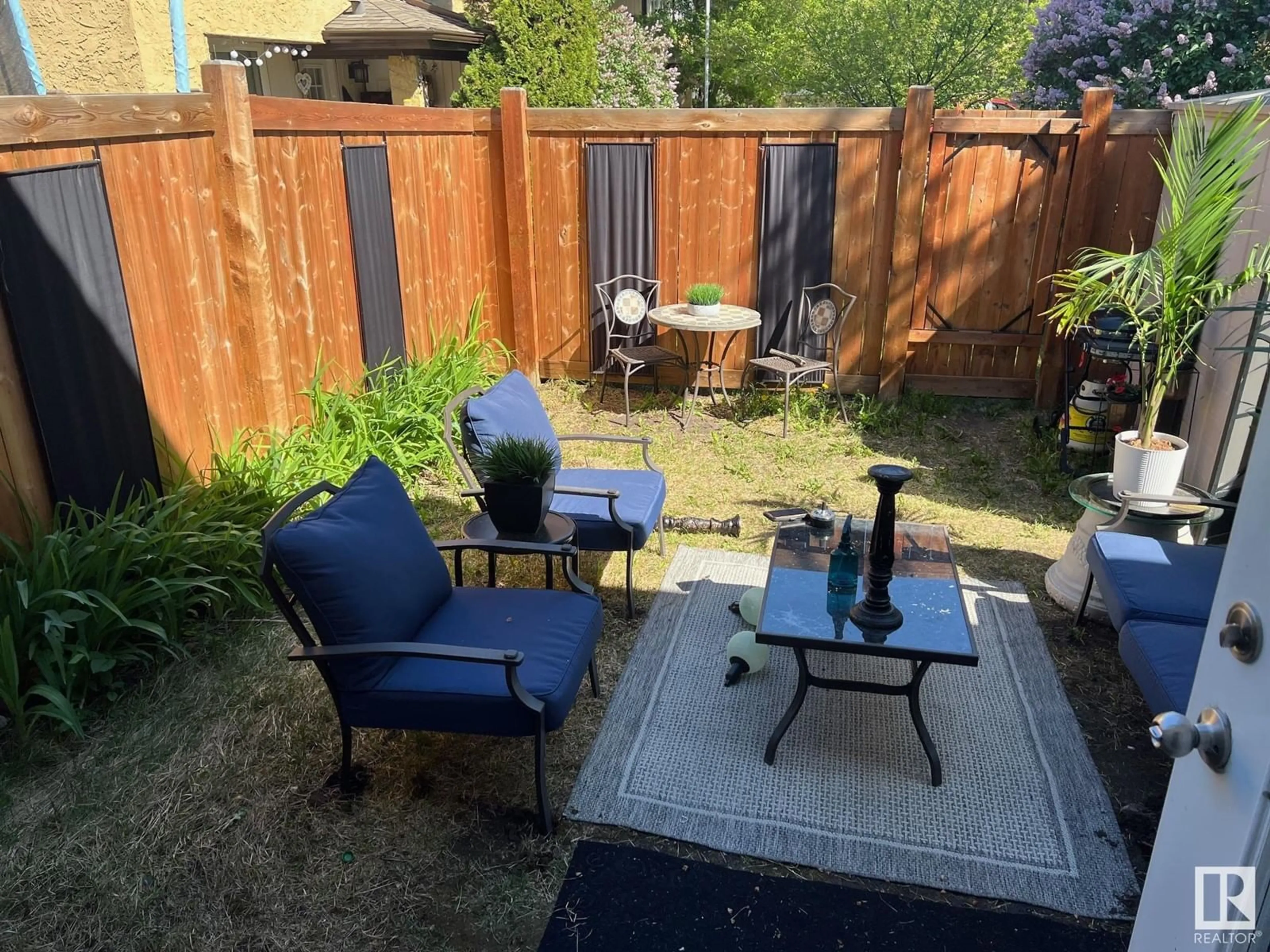 Patio, street for 3279 139 AV, Edmonton Alberta T5Y1T2