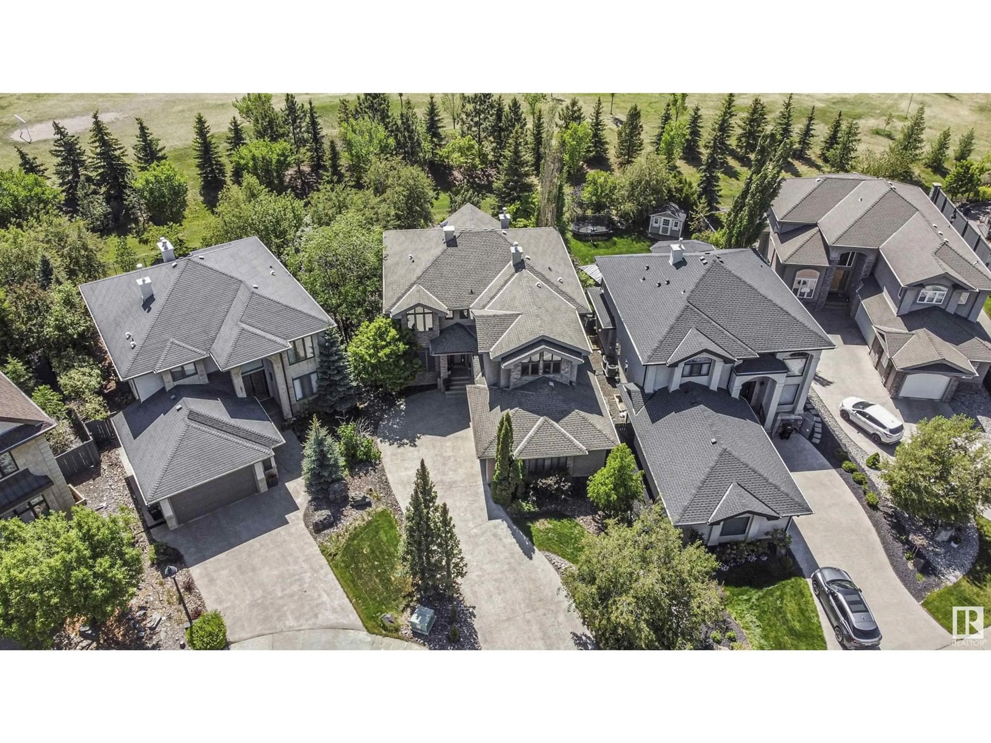 A pic from outside/outdoor area/front of a property/back of a property/a pic from drone, street for 682 TODD LD, Edmonton Alberta T6R3N1