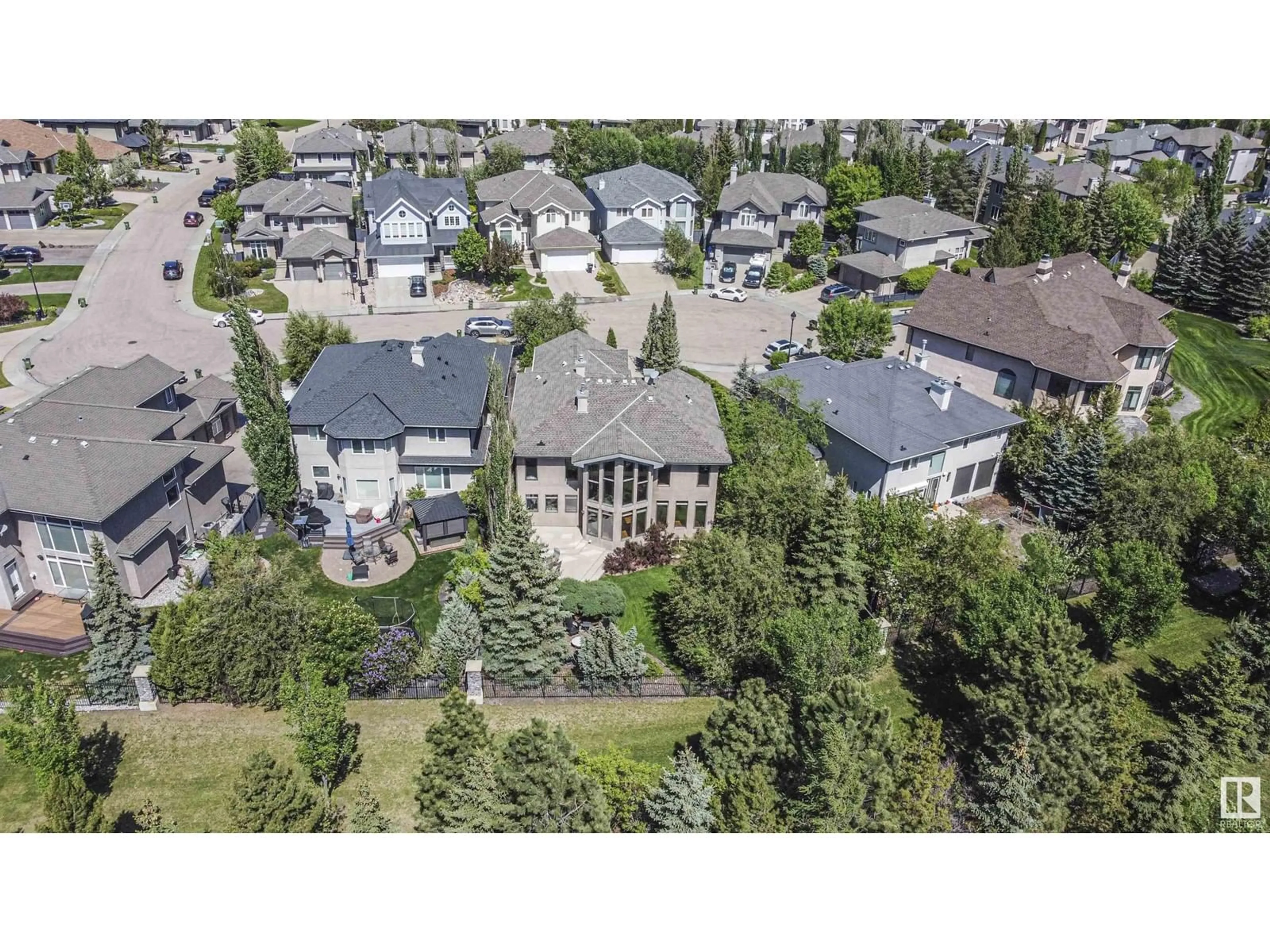 A pic from outside/outdoor area/front of a property/back of a property/a pic from drone, street for 682 TODD LD, Edmonton Alberta T6R3N1