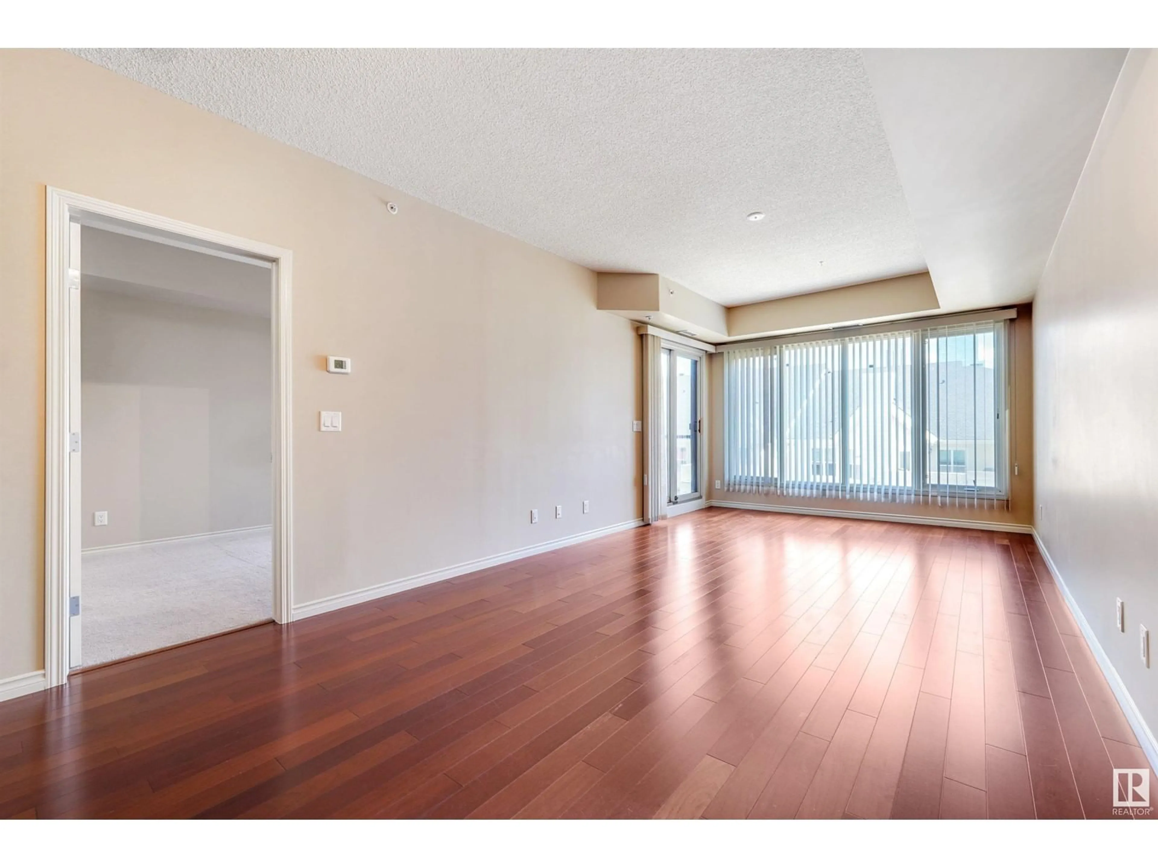 A pic of a room for 10303 - 508 111 ST NW, Edmonton Alberta T5K0C6