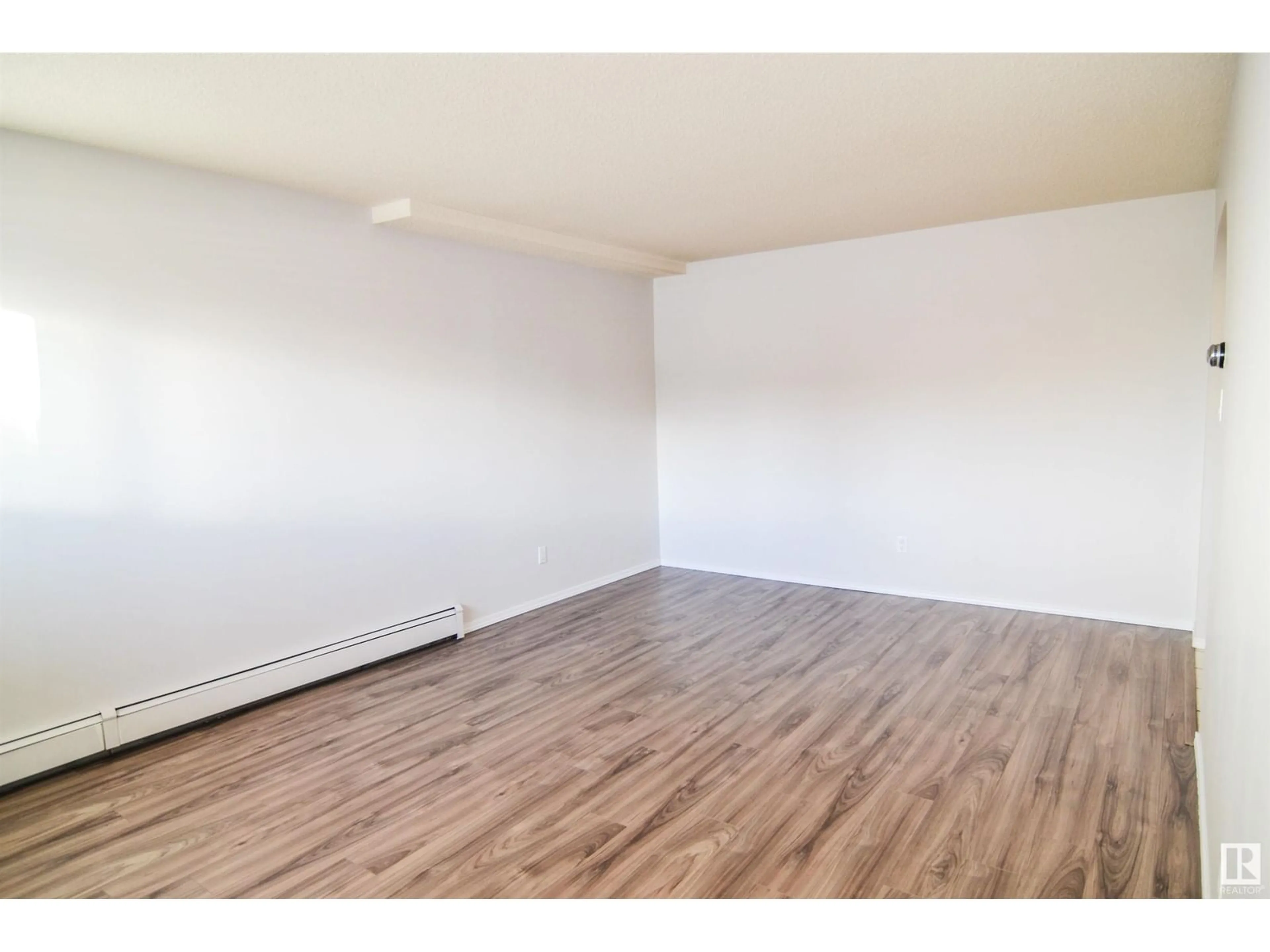A pic of a room for #103 - 11460 40 AV NW, Edmonton Alberta T6J0R5