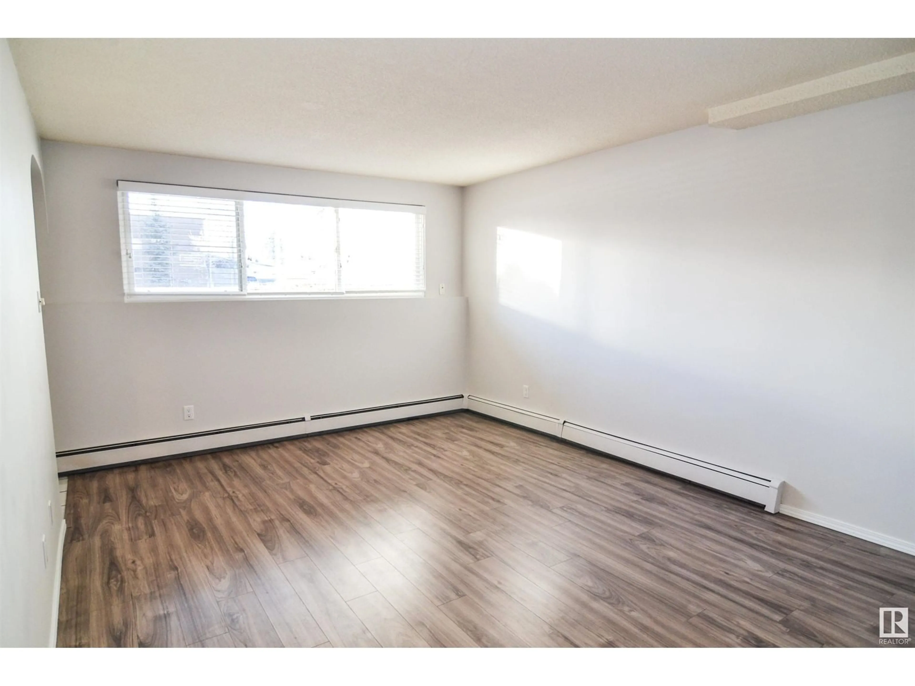 A pic of a room for #103 - 11460 40 AV NW, Edmonton Alberta T6J0R5