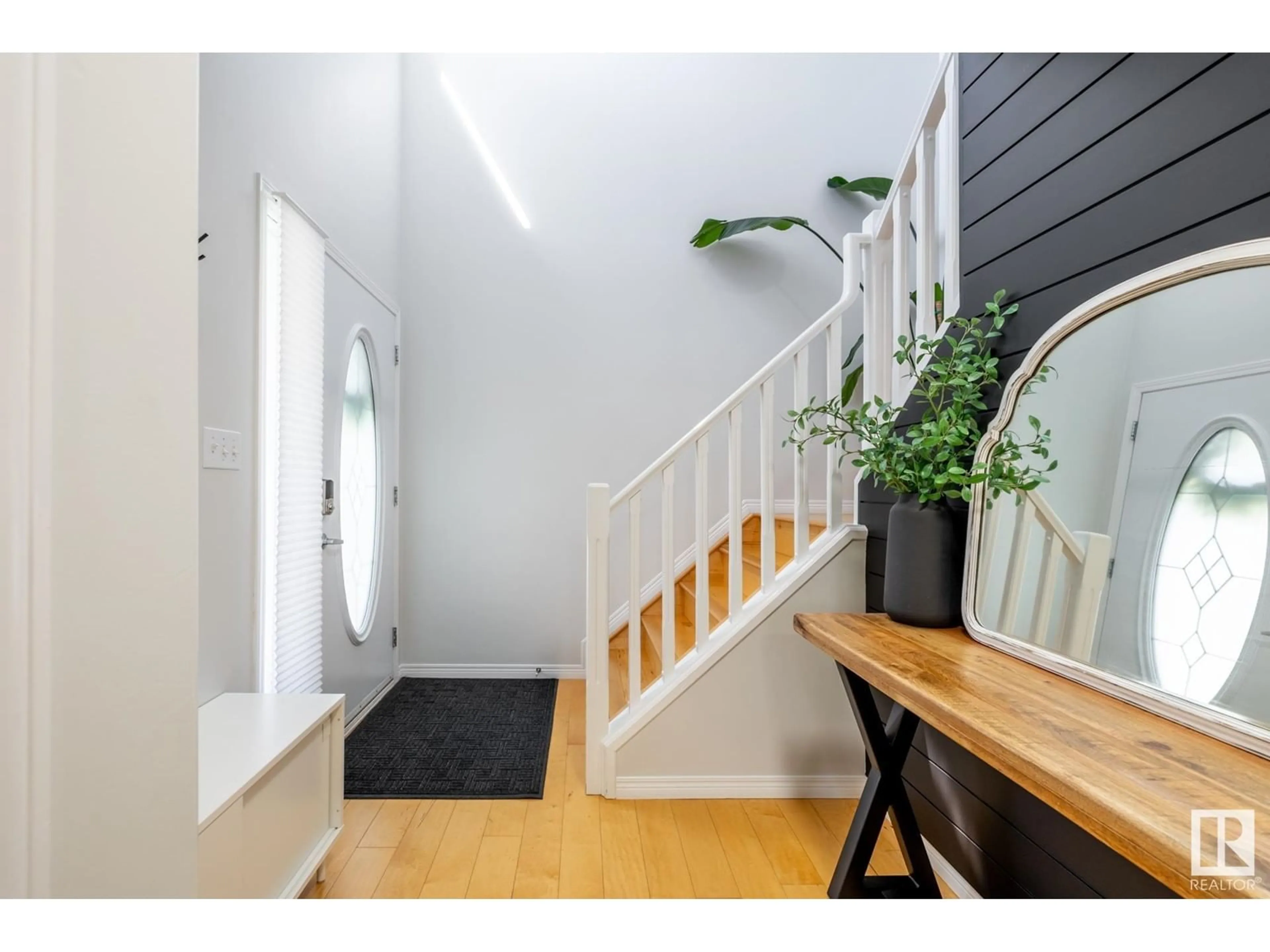 Indoor entryway for 98 BONIN CR, Beaumont Alberta T4X1N7