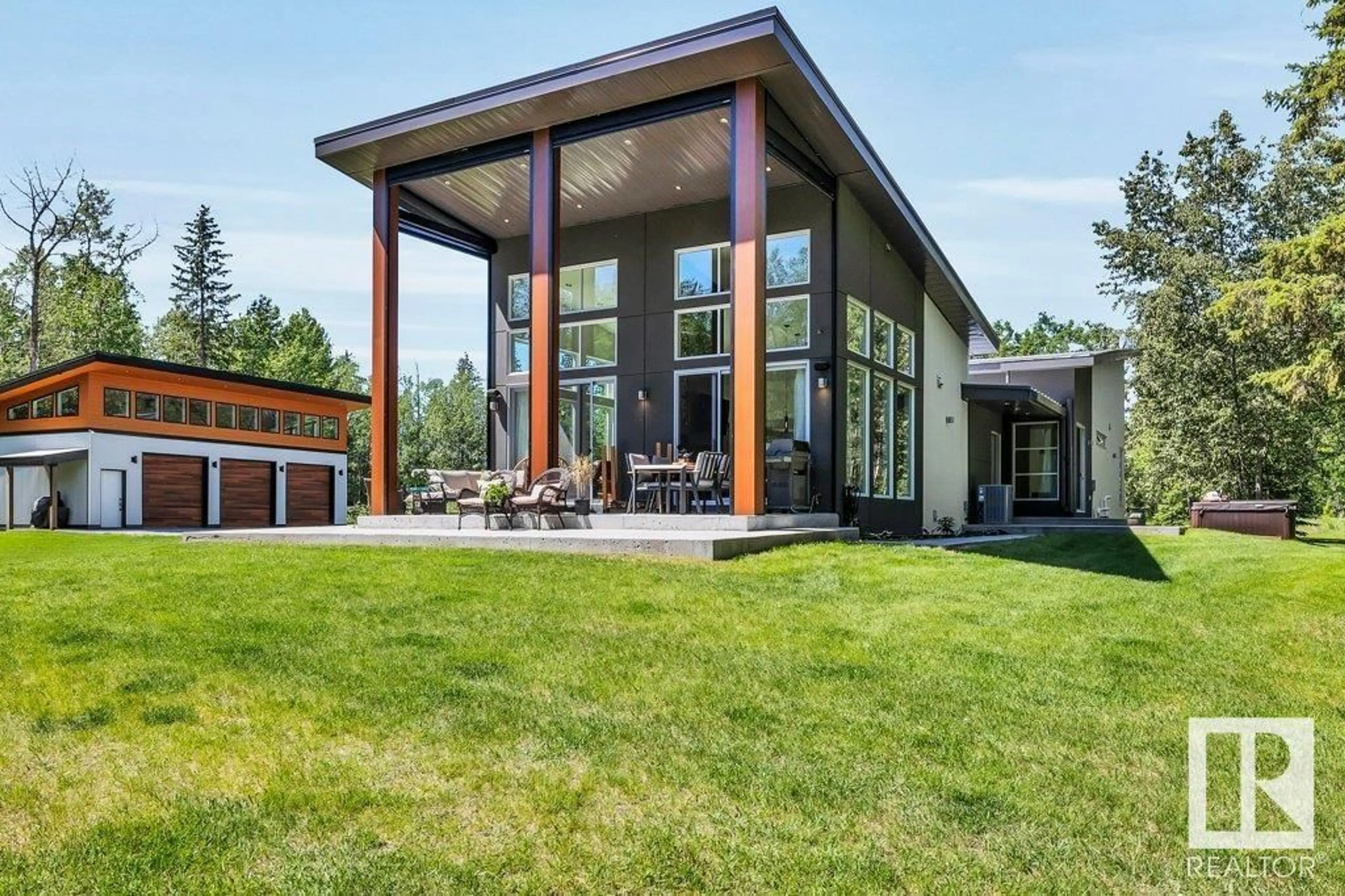 Patio, unknown for 27019 - 19 TWP RD 514, Rural Parkland County Alberta T7Y1G6