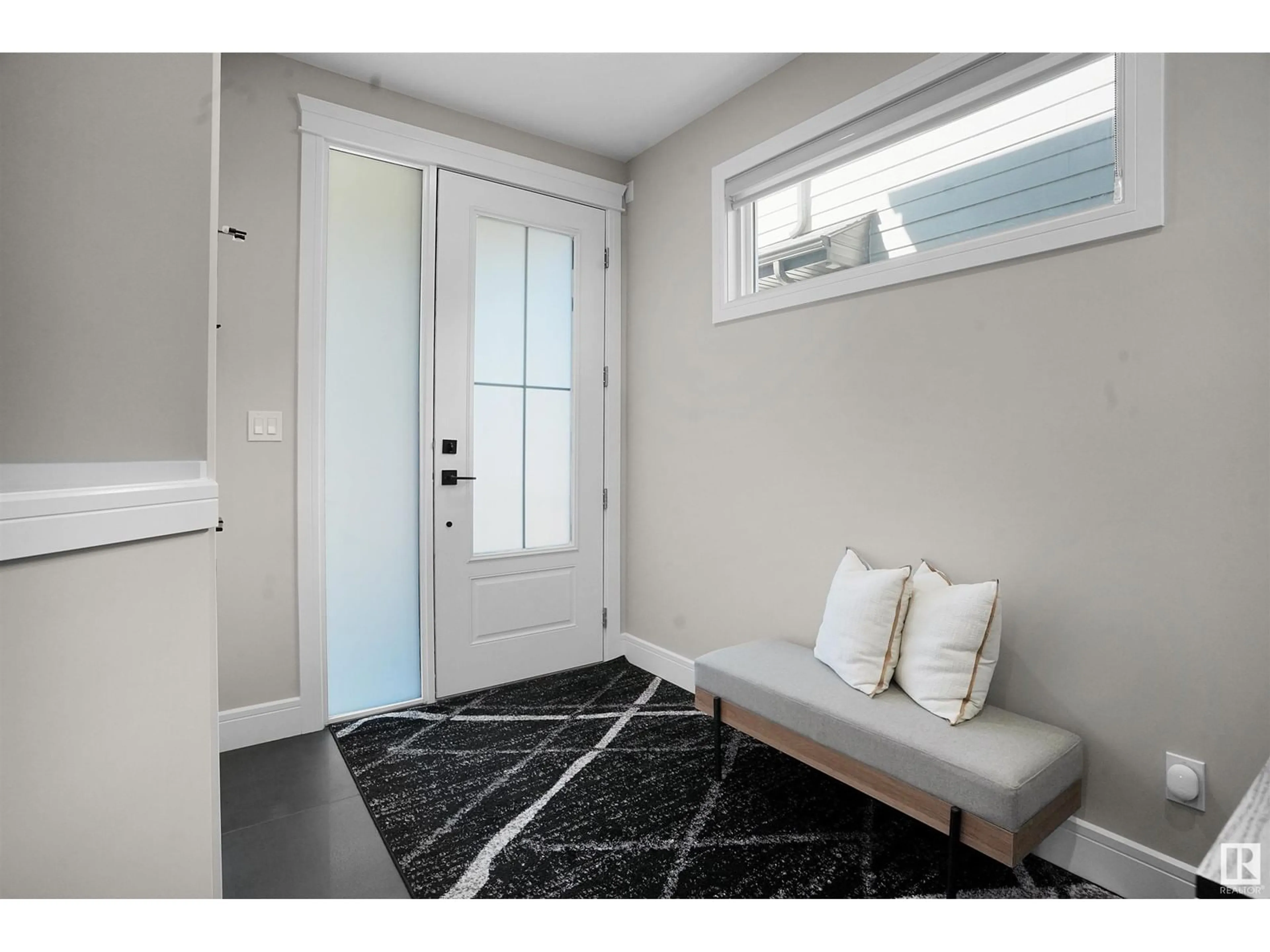 Indoor entryway for 4679 CHEGWIN WD, Edmonton Alberta T6W4A7
