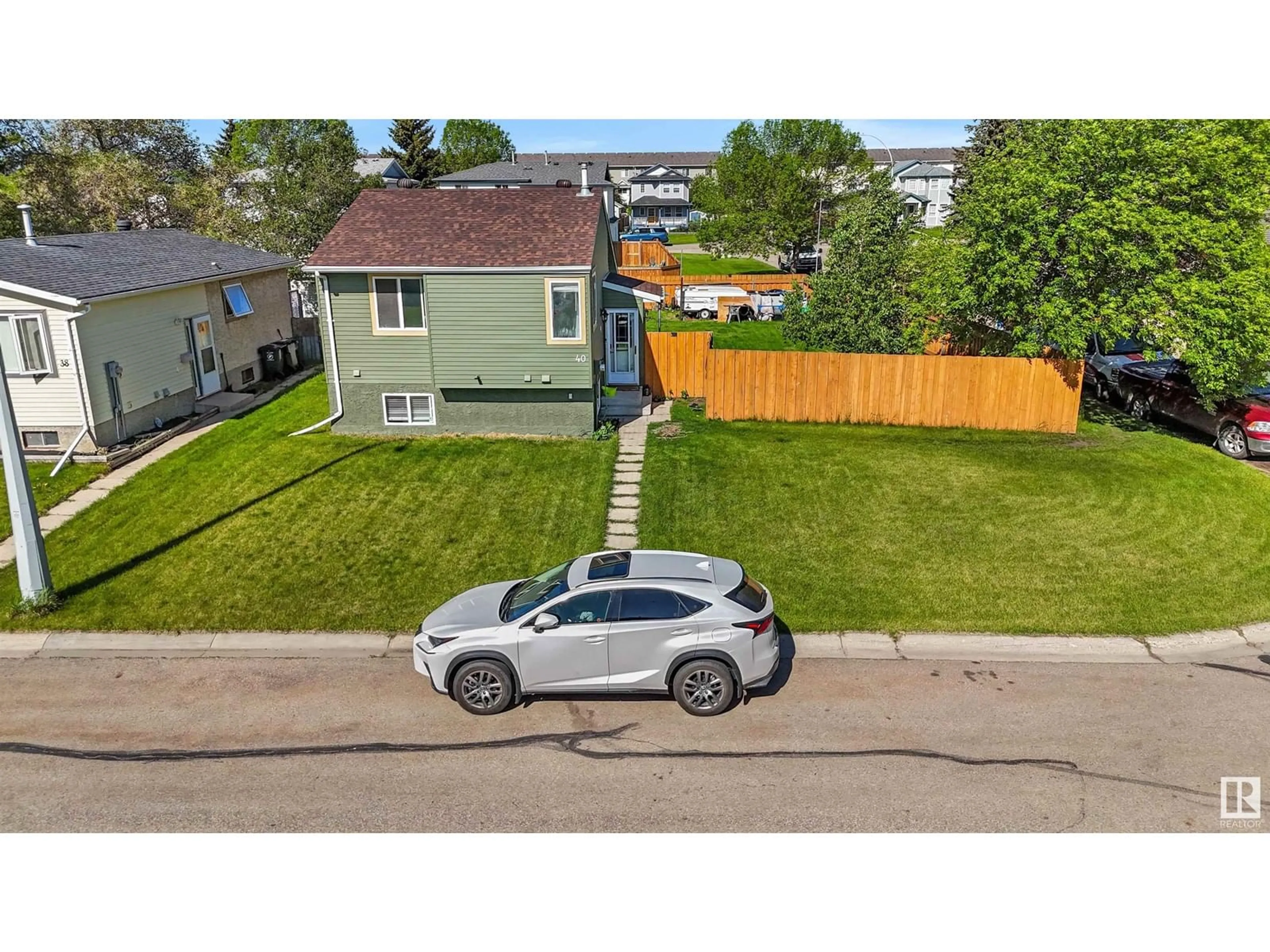 A pic from outside/outdoor area/front of a property/back of a property/a pic from drone, street for 40 SOUTH RAM CR, Devon Alberta T9G1V4