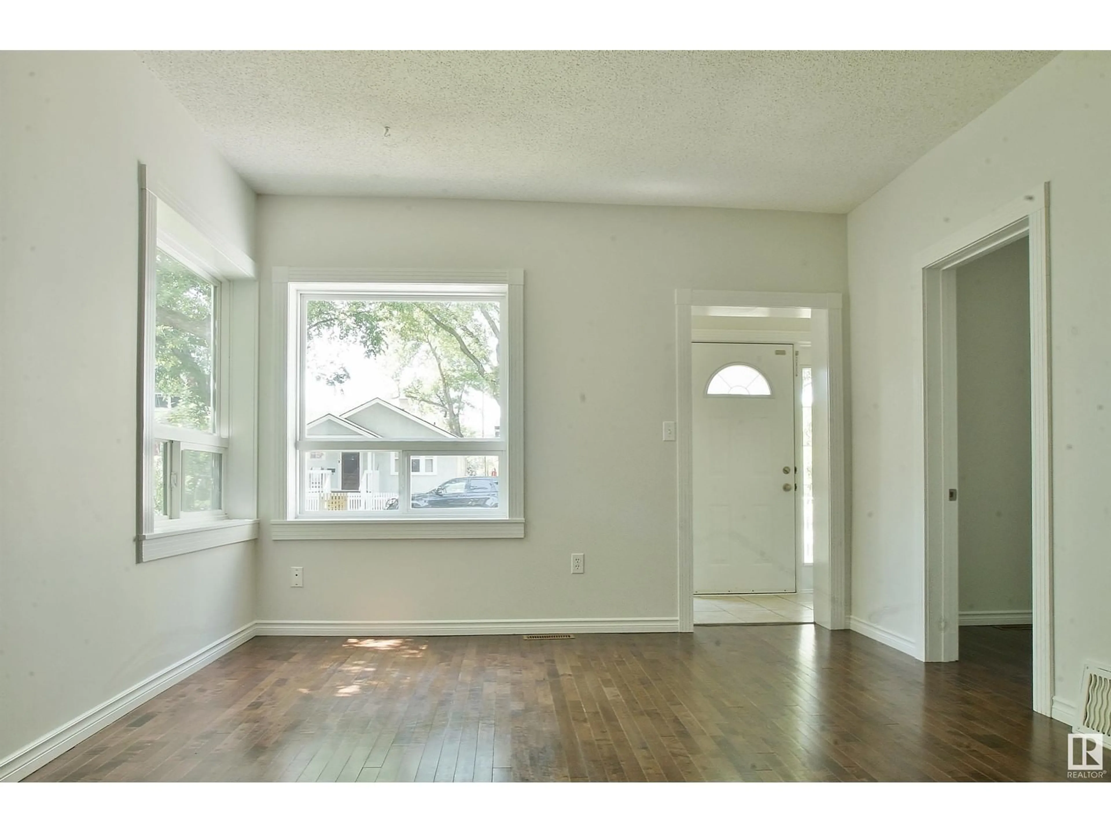 Unknown for NW - 11433 88 ST, Edmonton Alberta T5B3P9