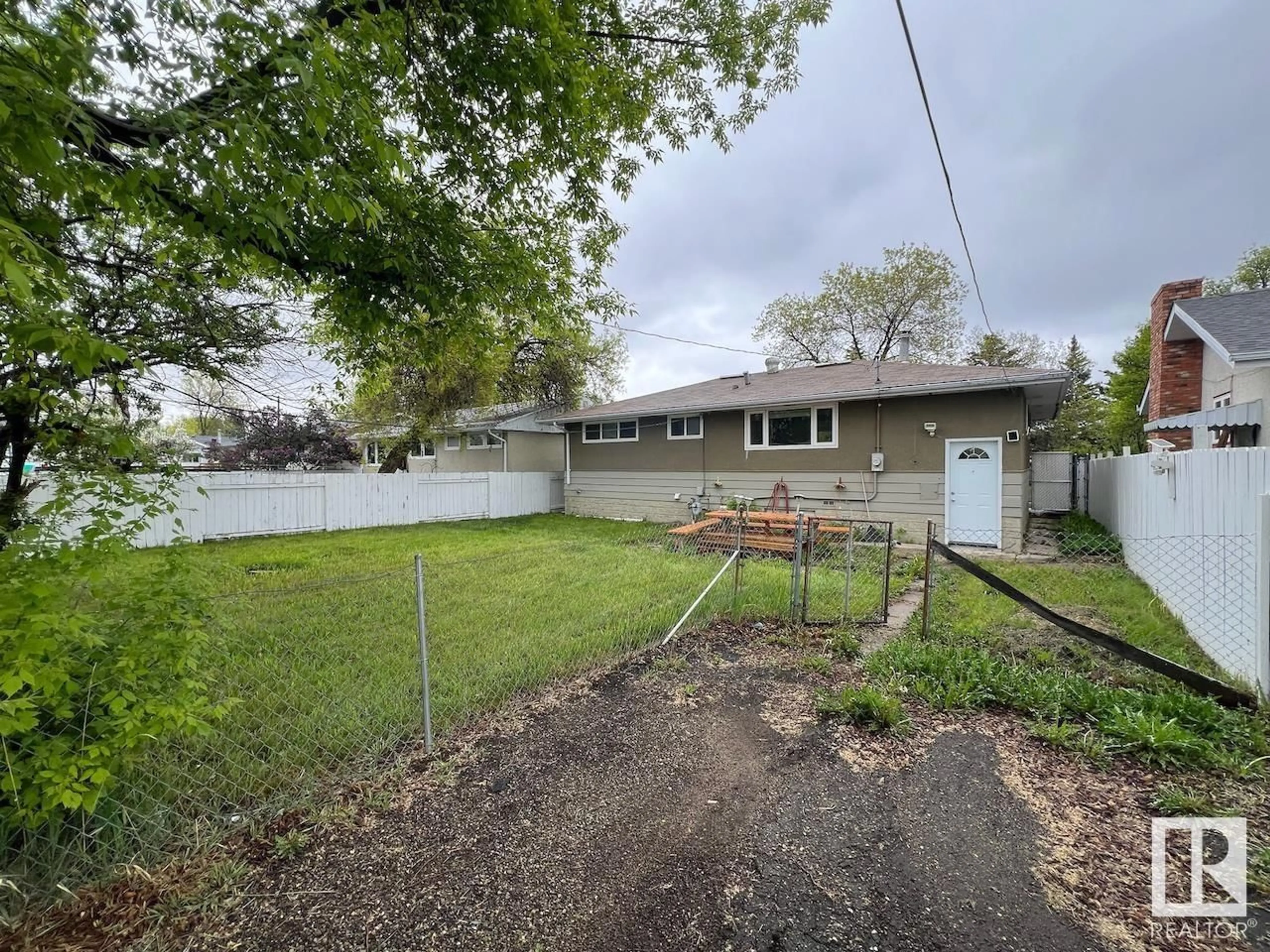 A pic from outside/outdoor area/front of a property/back of a property/a pic from drone, street for NW - 10816 163 ST, Edmonton Alberta T5P3P6
