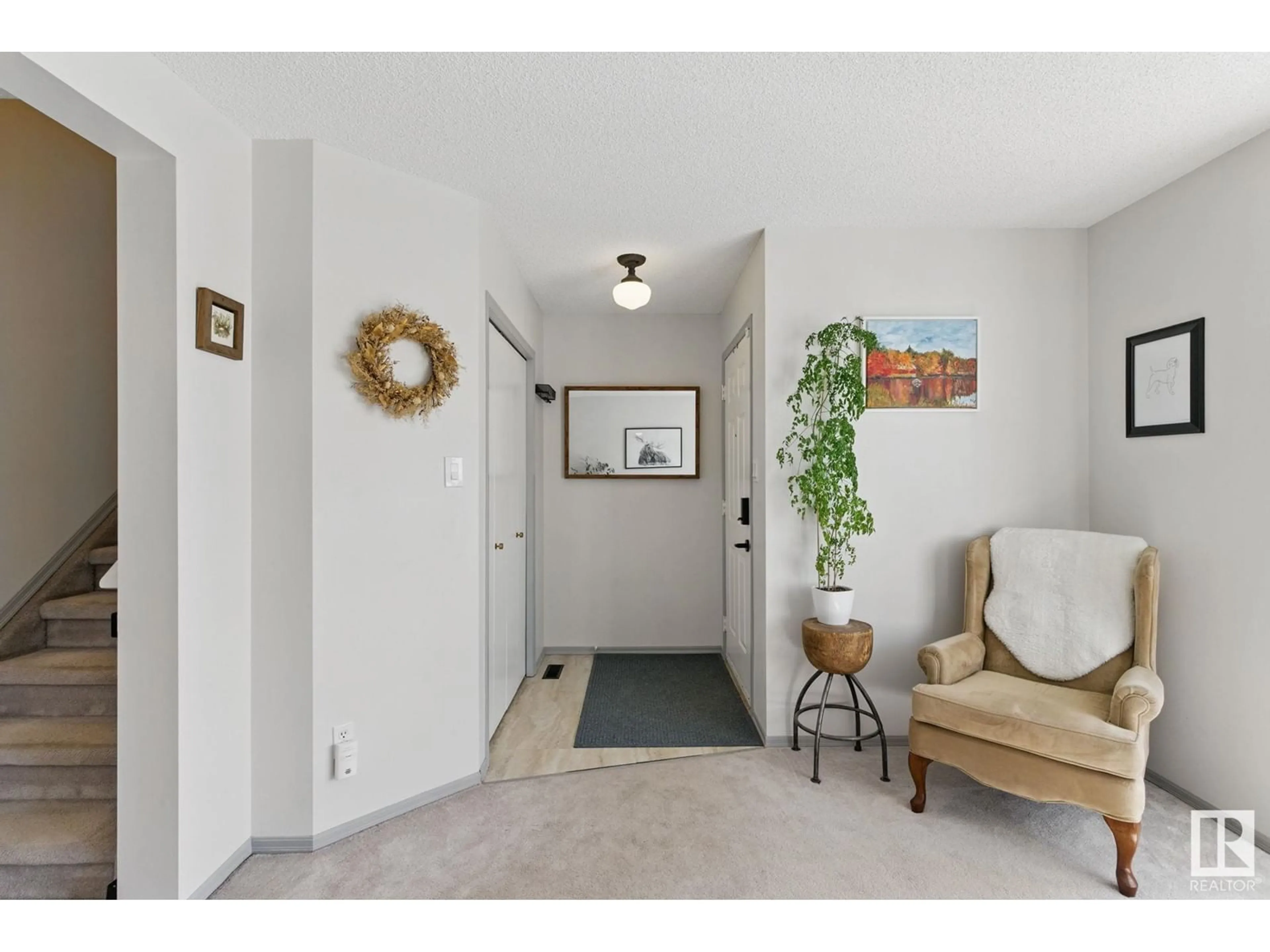 Indoor entryway for 4415 36A ST, Edmonton Alberta T6L6K5