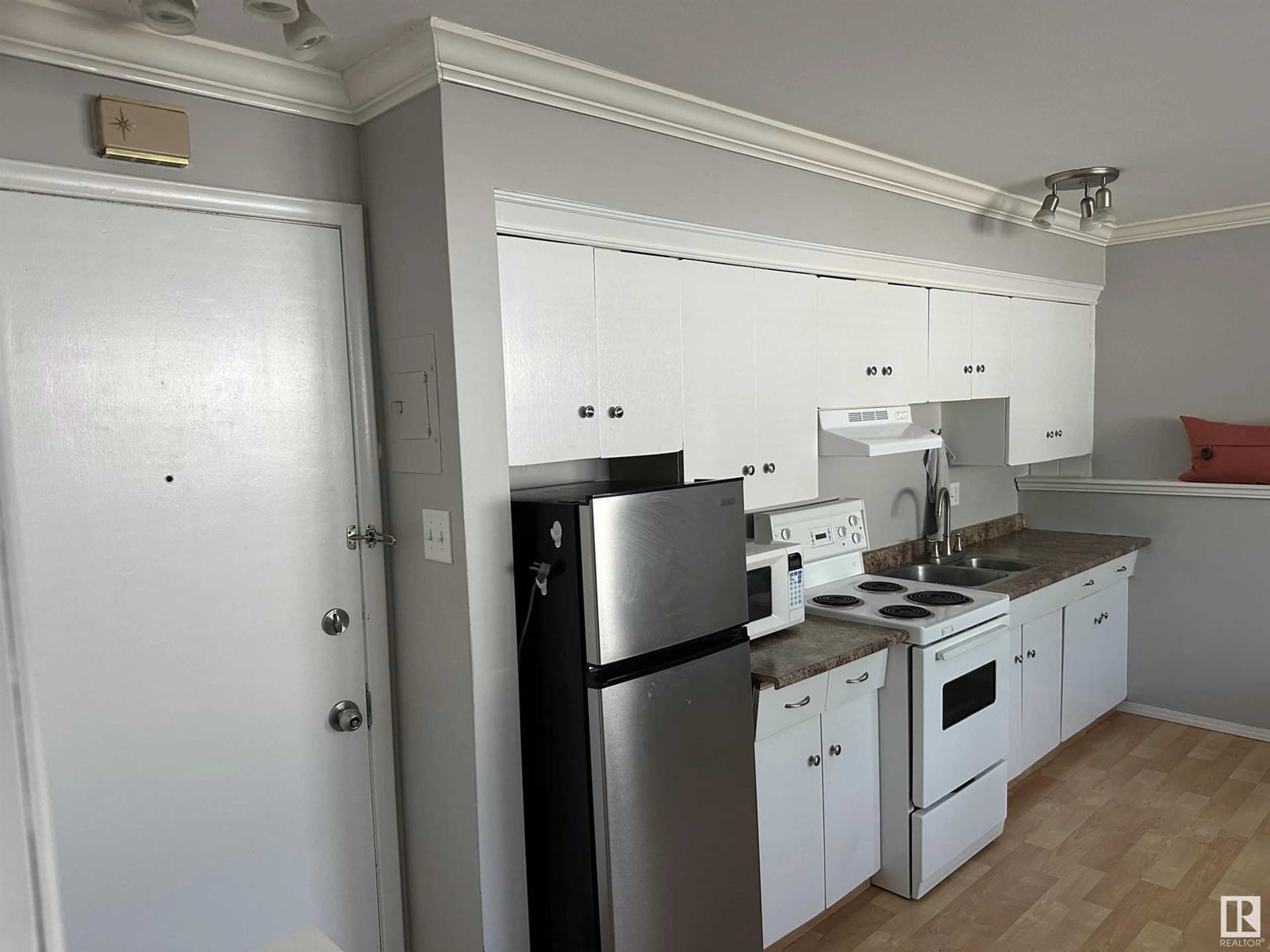 Standard kitchen, unknown for #2 - 8304 107 ST, Edmonton Alberta T6E4K7