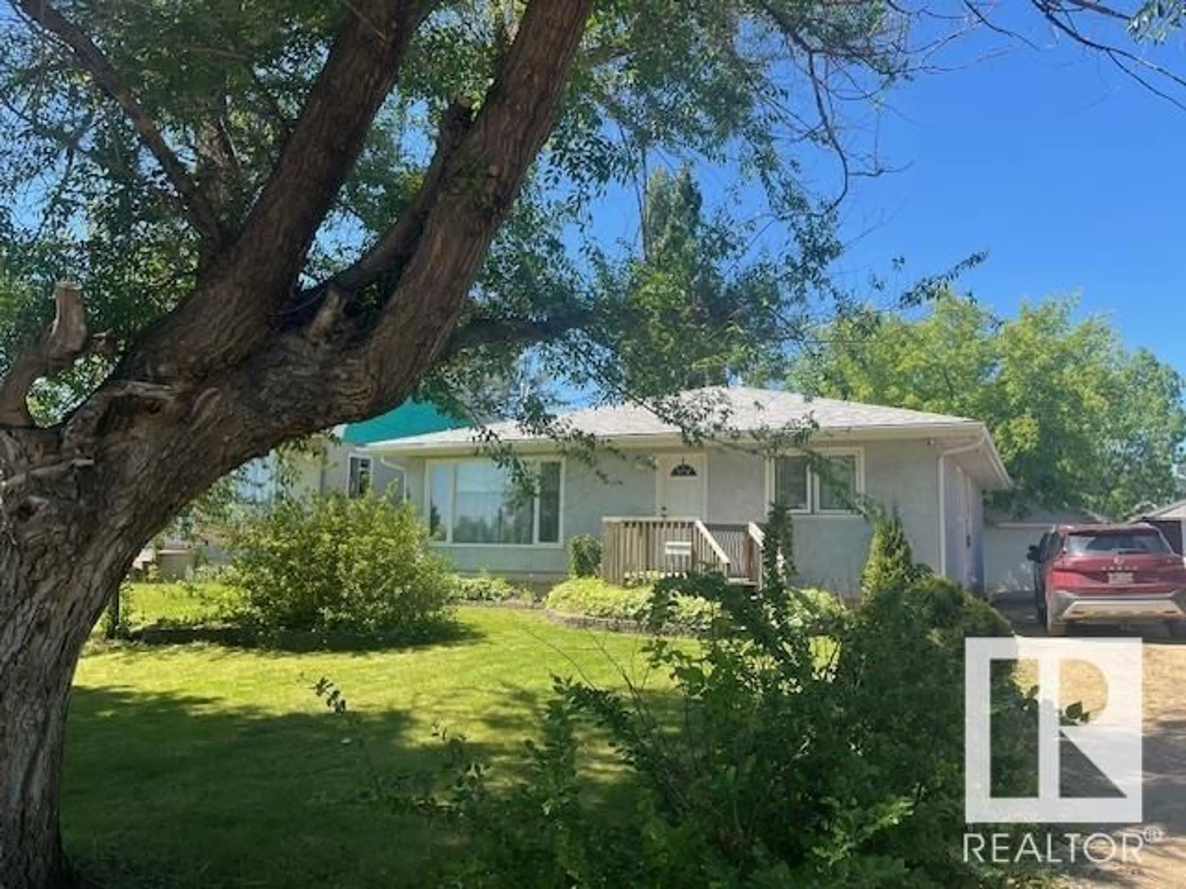 A pic from outside/outdoor area/front of a property/back of a property/a pic from drone, unknown for 4614 51 STREET, Thorsby Alberta T0C2P0