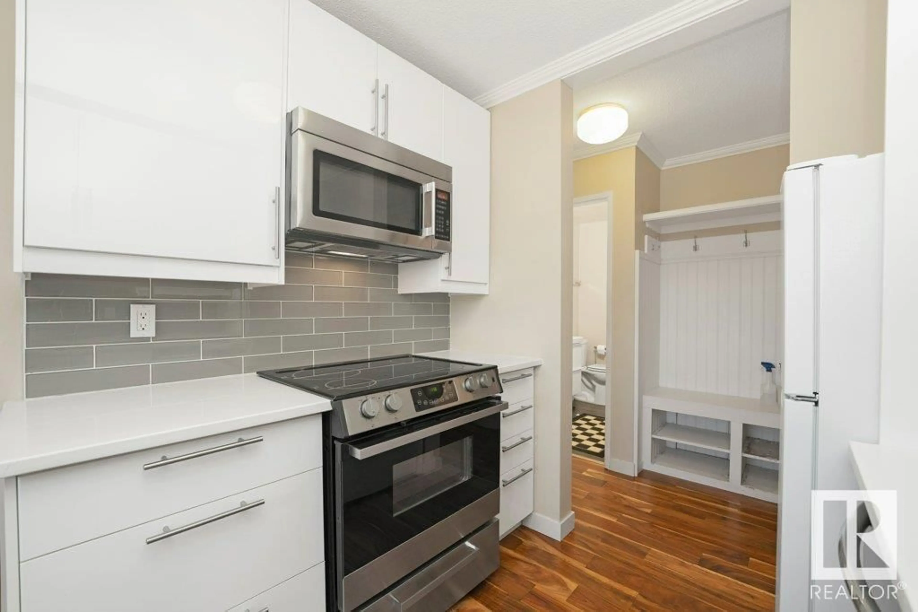 Standard kitchen, unknown for #203 - 10540 80 AV, Edmonton Alberta T6E1V3