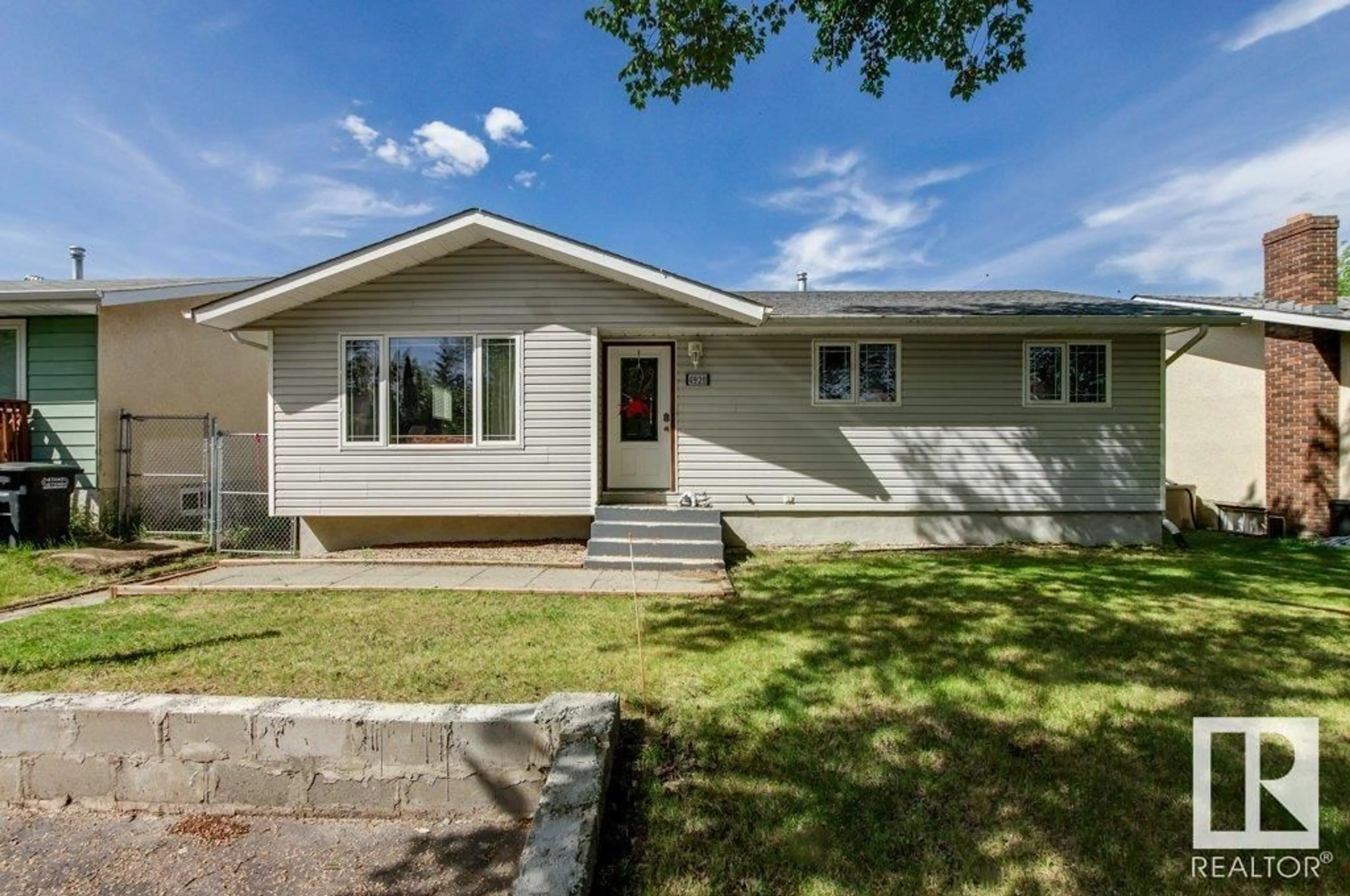 Home with vinyl exterior material, street for 4920 49 AV, Bon Accord Alberta T0A0K0