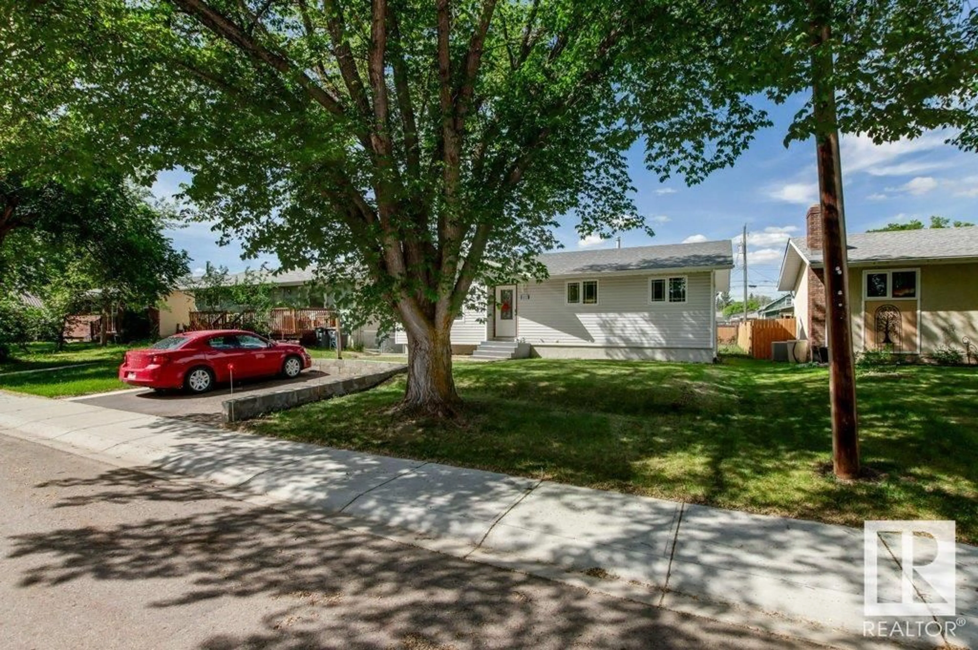 A pic from outside/outdoor area/front of a property/back of a property/a pic from drone, street for 4920 49 AV, Bon Accord Alberta T0A0K0