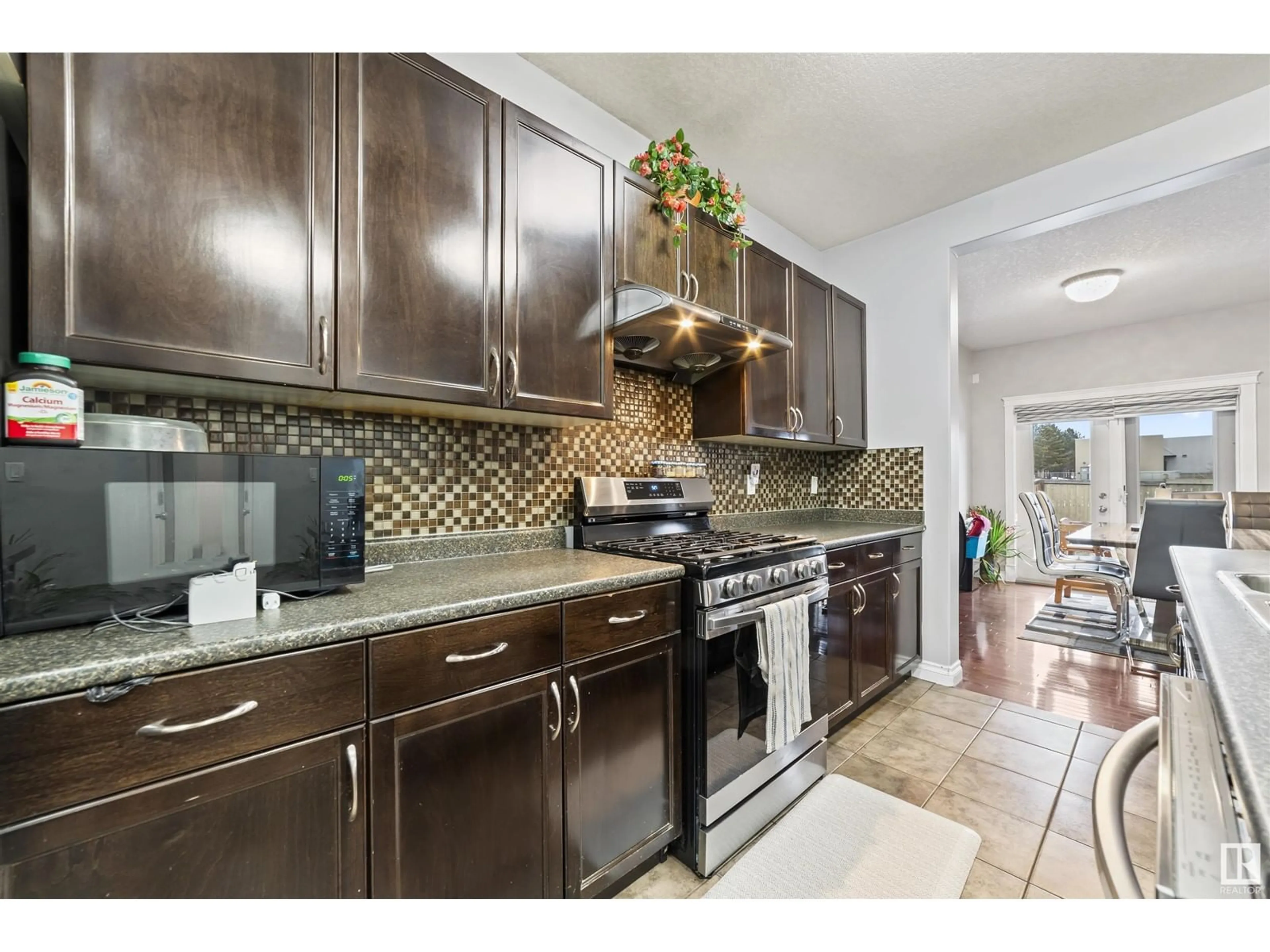 Unknown for NW - 2511 29 ST, Edmonton Alberta T6T0G8