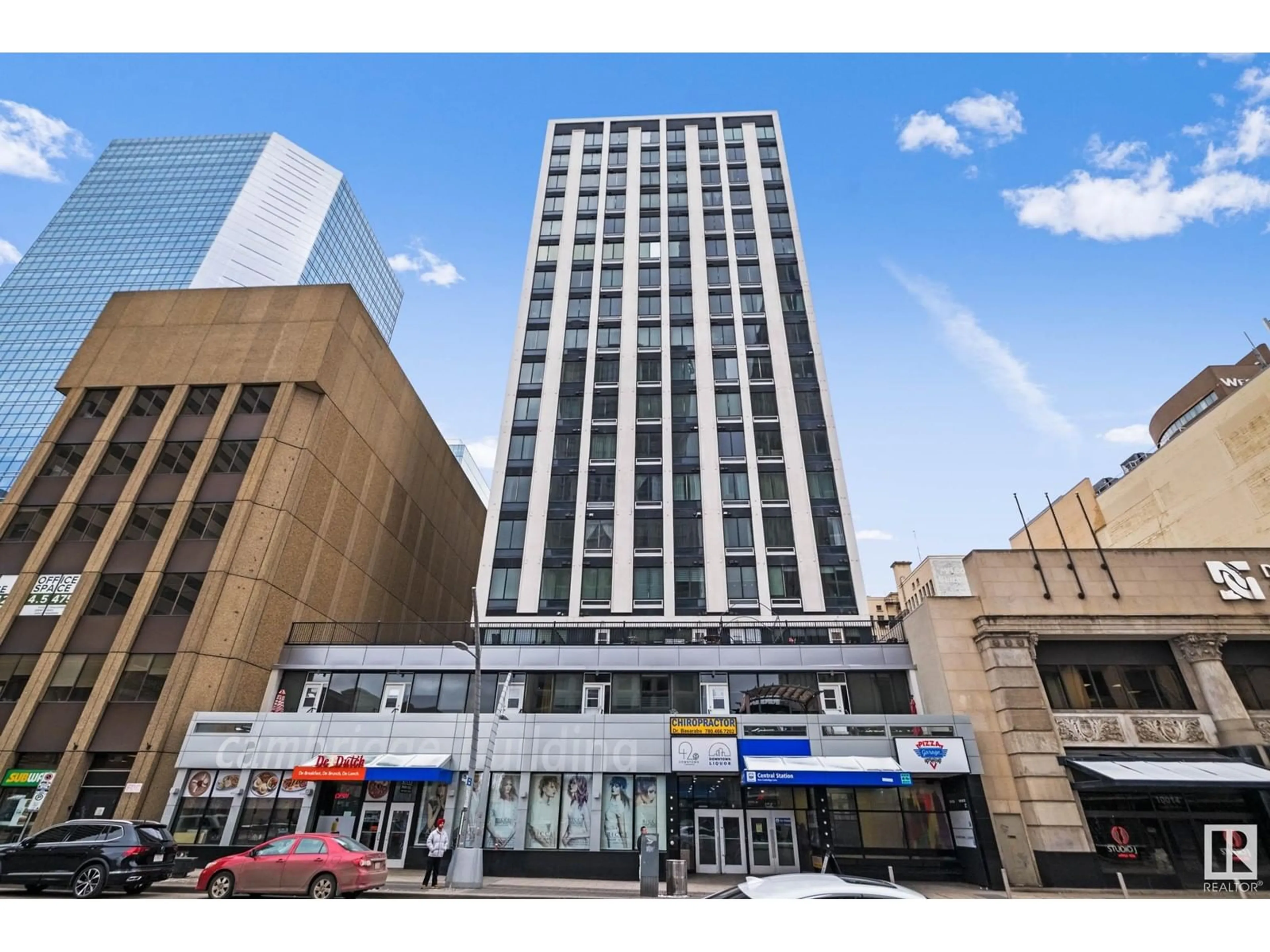 Indoor foyer for 202 - 10024 JASPER AV, Edmonton Alberta T5J1R9