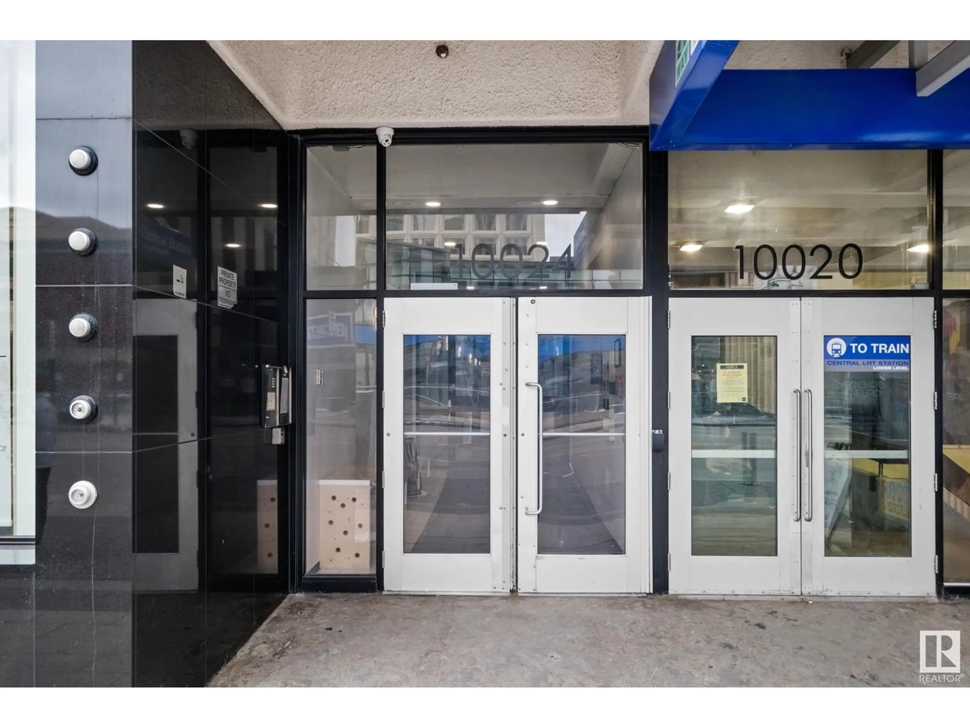 Indoor foyer for 202 - 10024 JASPER AV, Edmonton Alberta T5J1R9