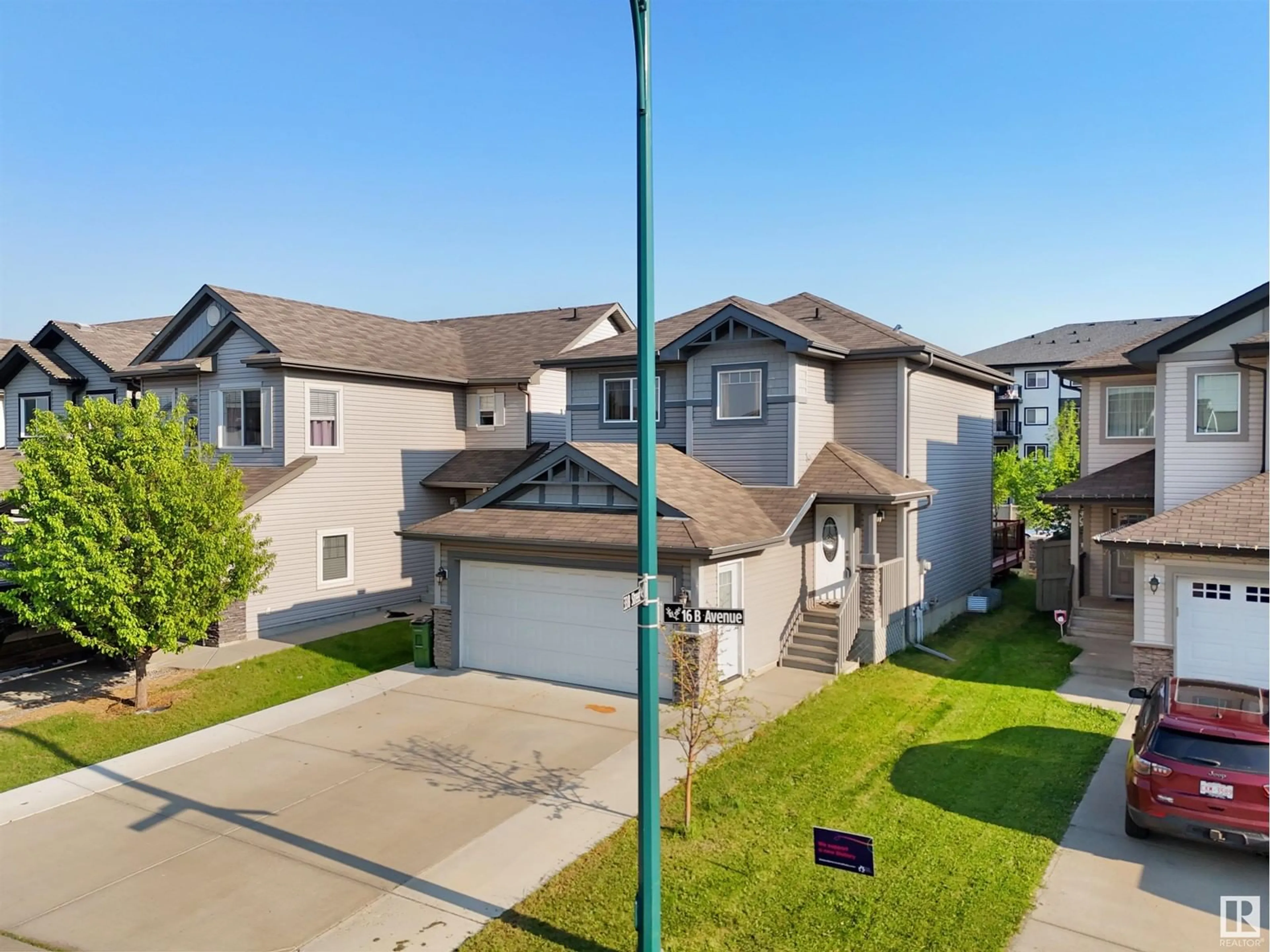 A pic from outside/outdoor area/front of a property/back of a property/a pic from drone, street for 3363 16B AV, Edmonton Alberta T6T0P1