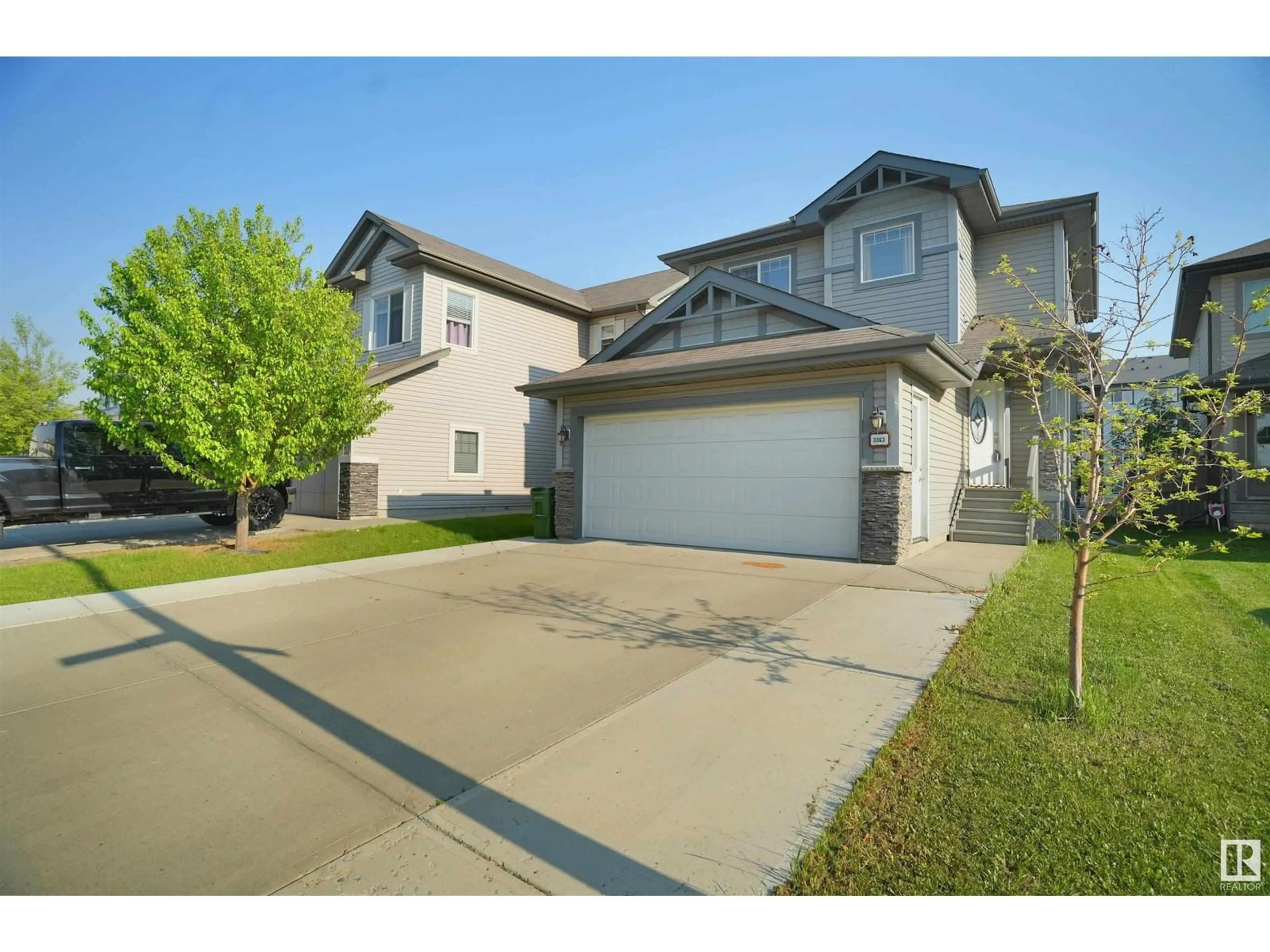 A pic from outside/outdoor area/front of a property/back of a property/a pic from drone, street for 3363 16B AV, Edmonton Alberta T6T0P1
