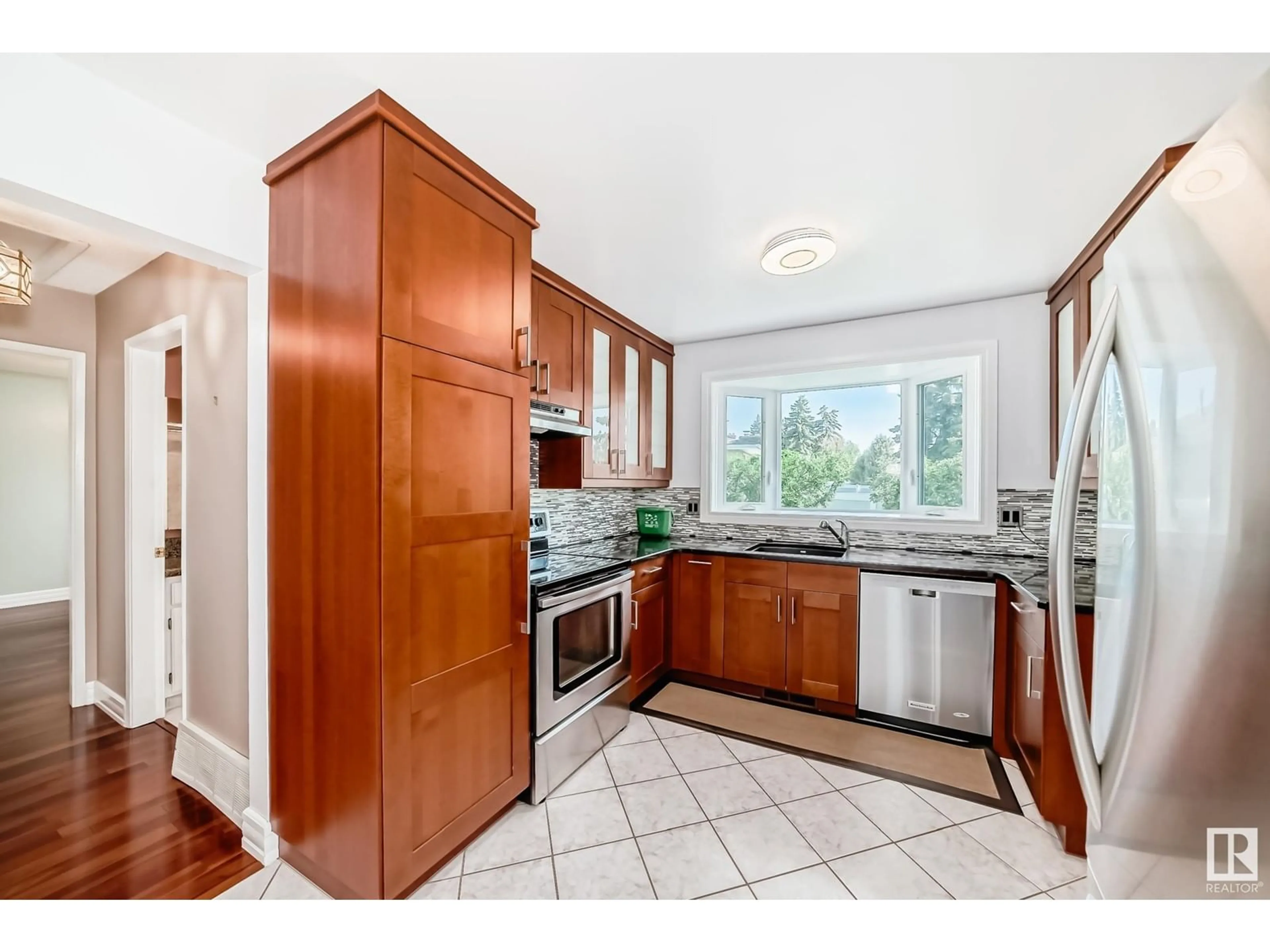 Standard kitchen, ceramic/tile floor for 6912 21 AV, Edmonton Alberta T6K2H4