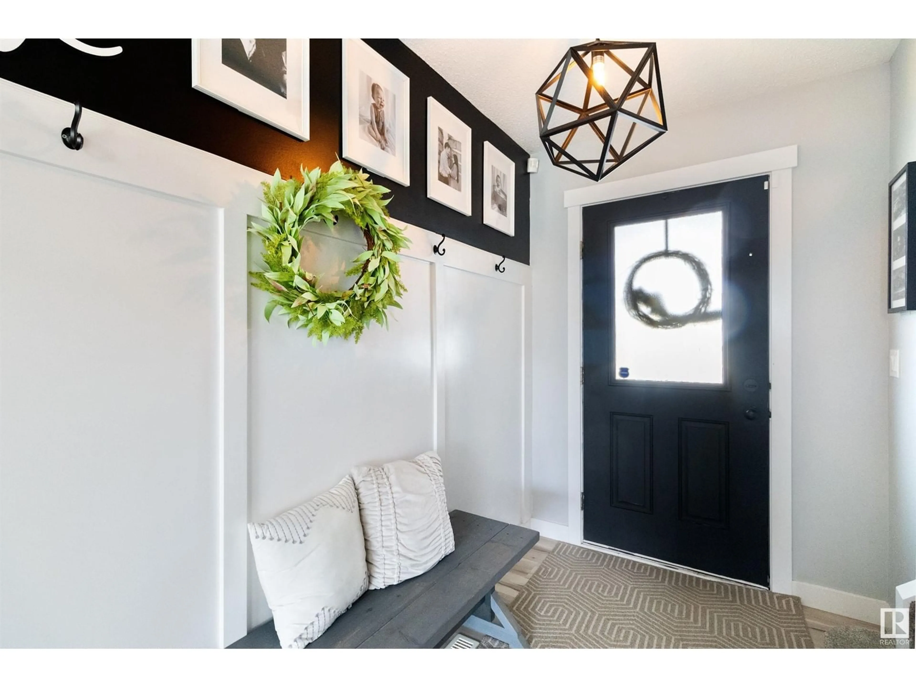 Indoor entryway for 2 RANCHER RD, Ardrossan Alberta T8A0A2