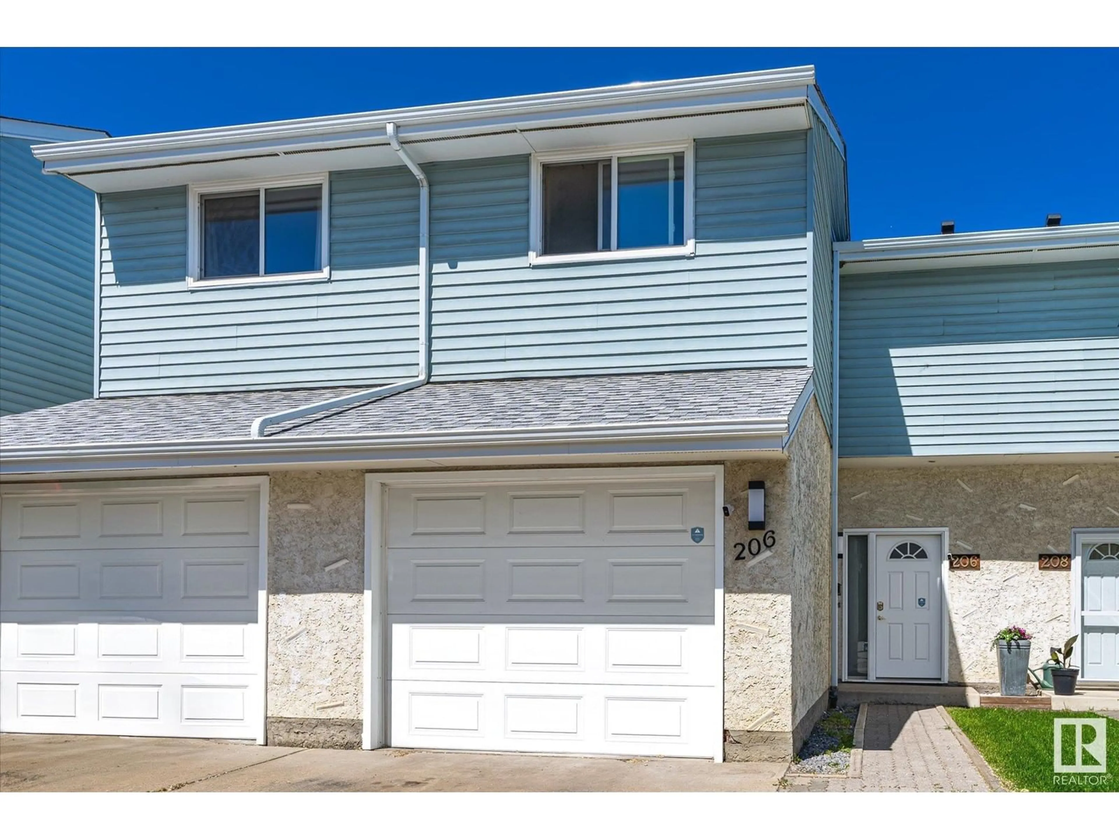 Home with vinyl exterior material, street for 206 CALLINGWOOD PL, Edmonton Alberta T5T2C6