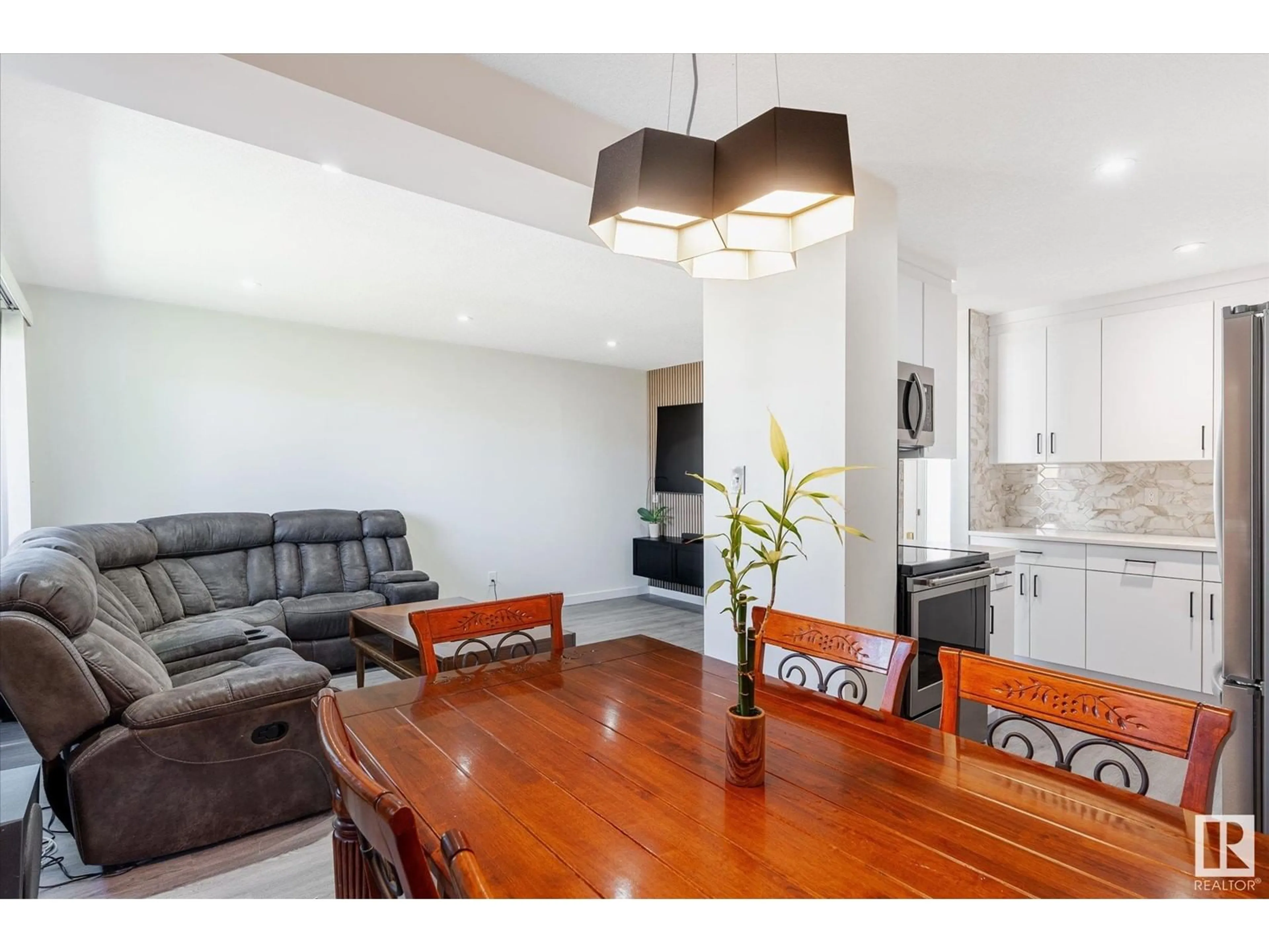 Unknown for 206 CALLINGWOOD PL, Edmonton Alberta T5T2C6