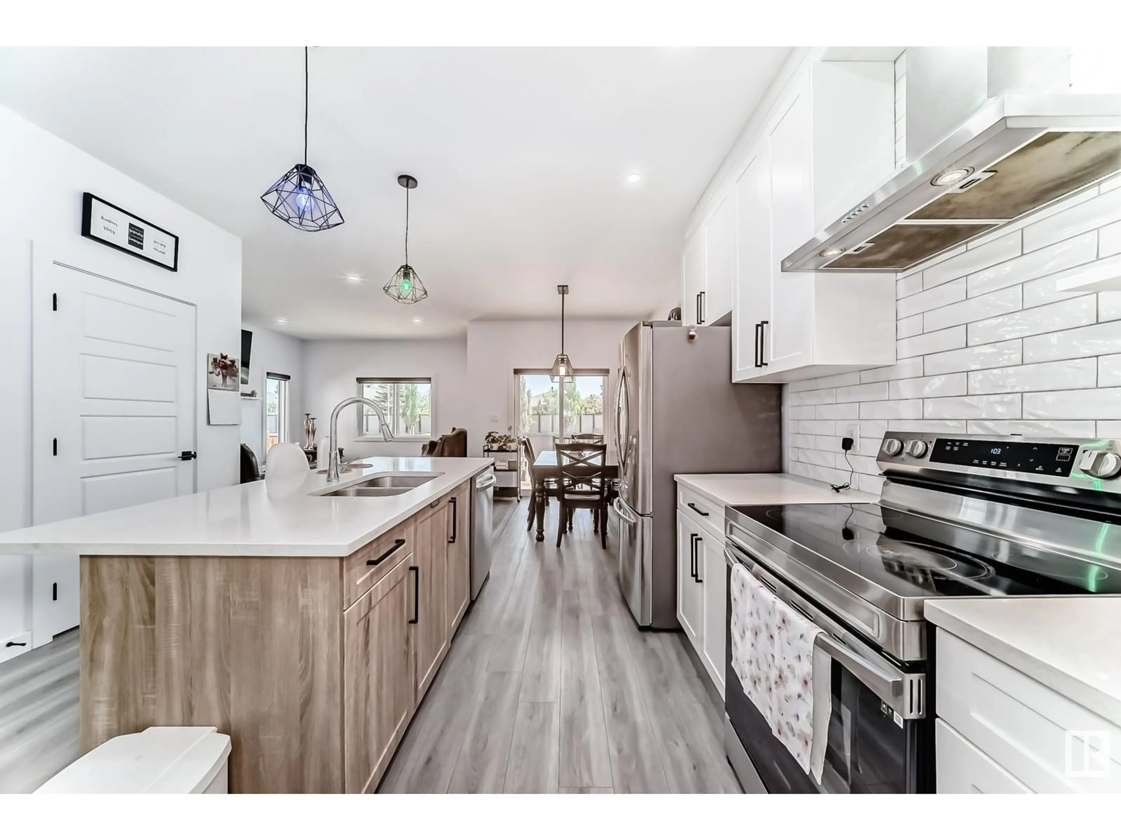 Open concept kitchen, unknown for 563 KLEINS CR, Leduc Alberta T9E1J4