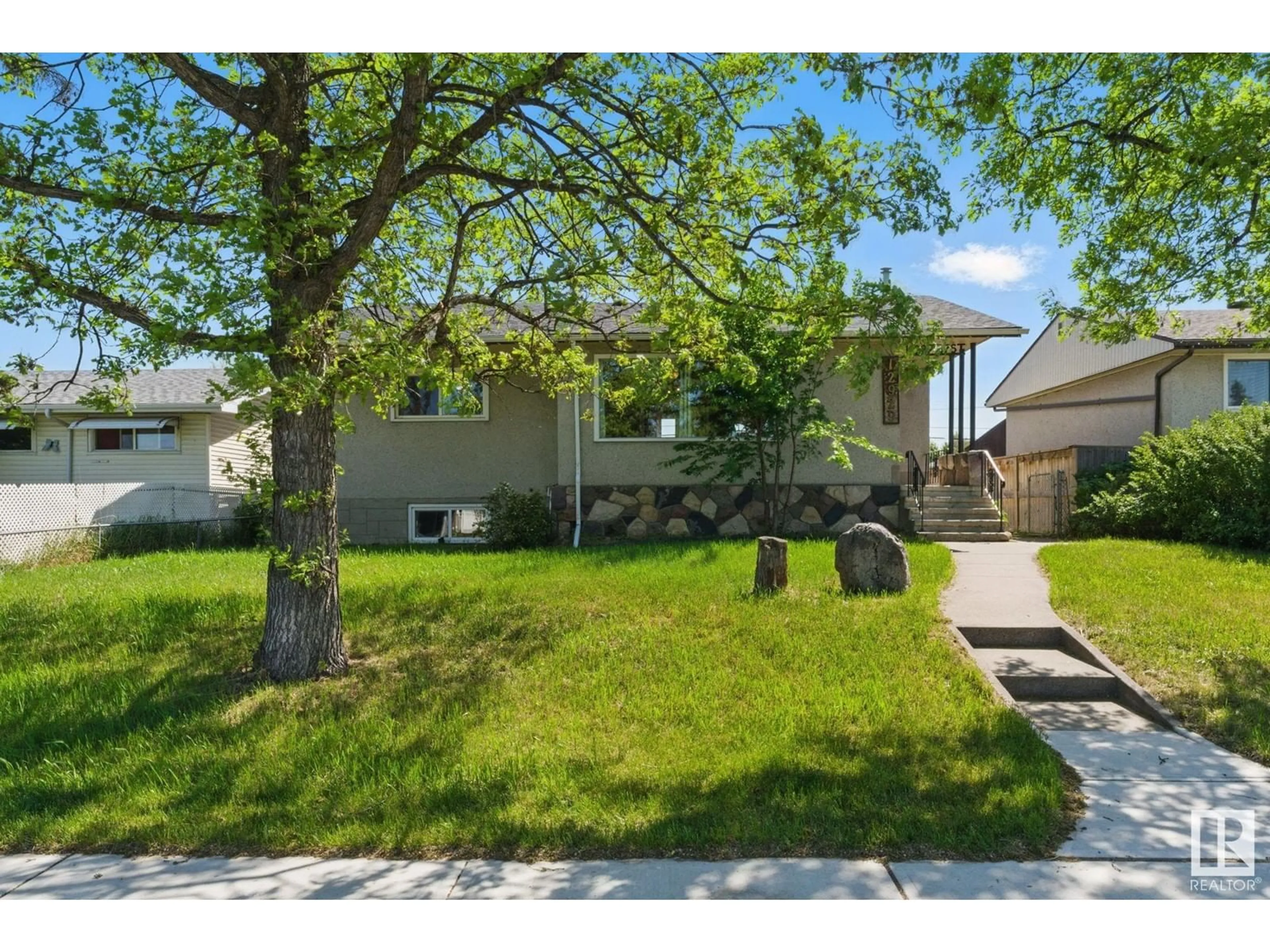 Unknown for 12929 87 ST, Edmonton Alberta T5E3E2
