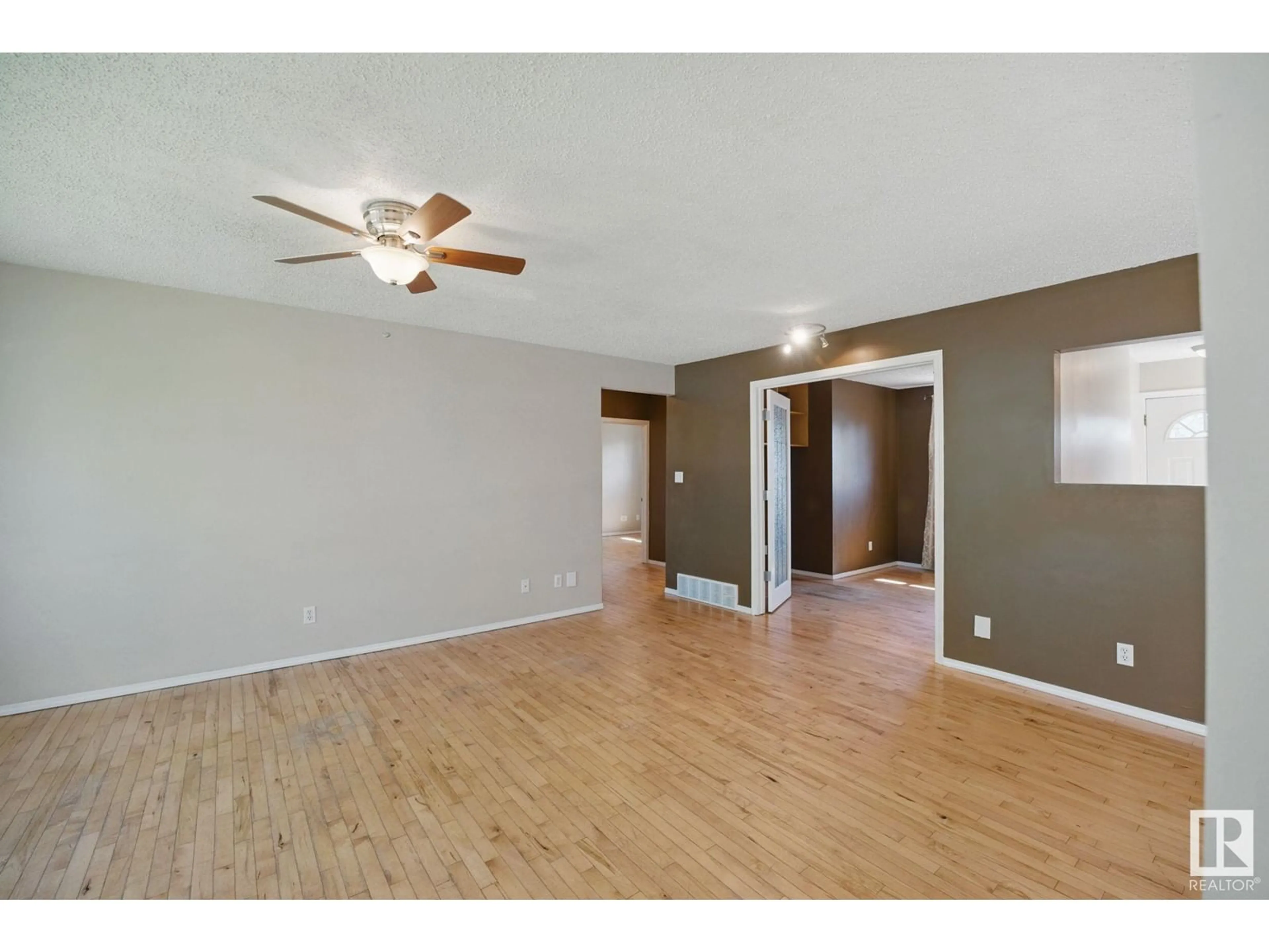 A pic of a room for 12929 87 ST, Edmonton Alberta T5E3E2