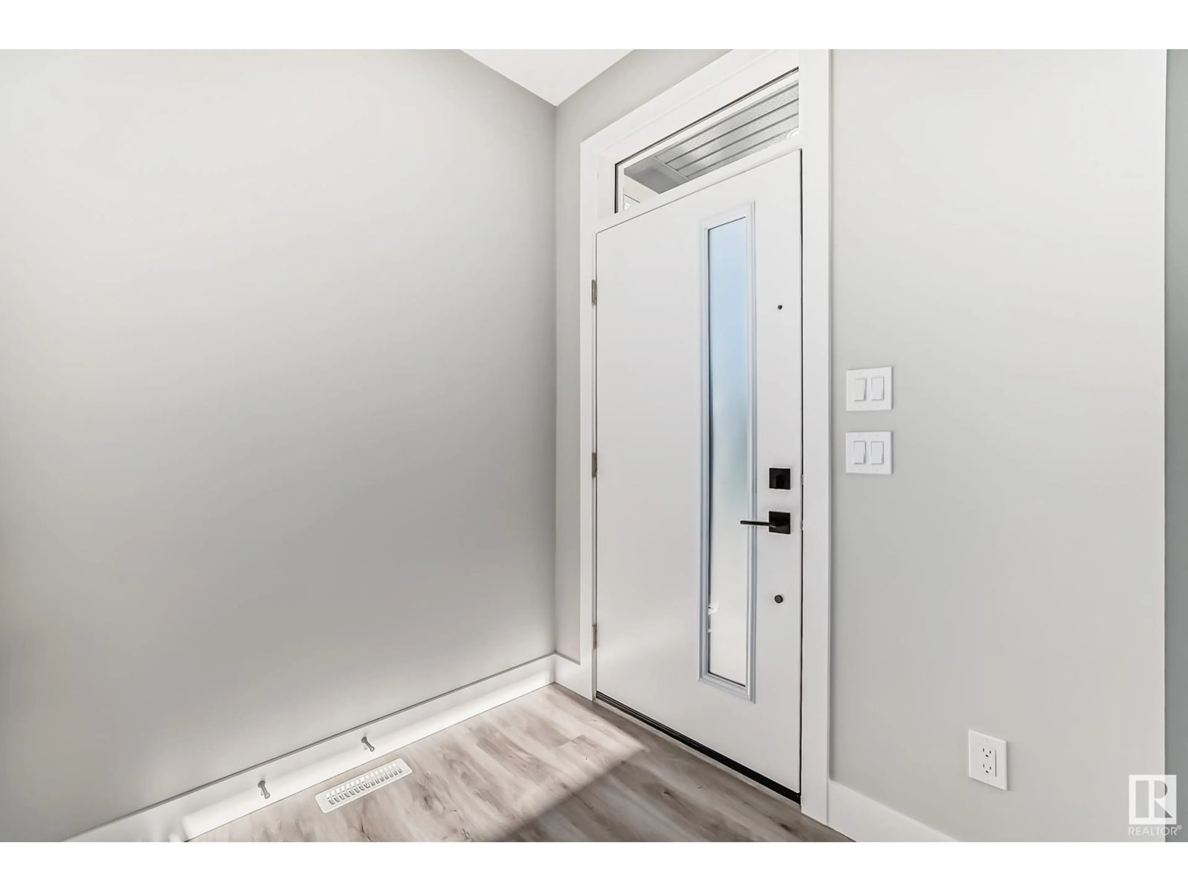 Indoor entryway for NW - 12110 123 ST, Edmonton Alberta T5L0H3