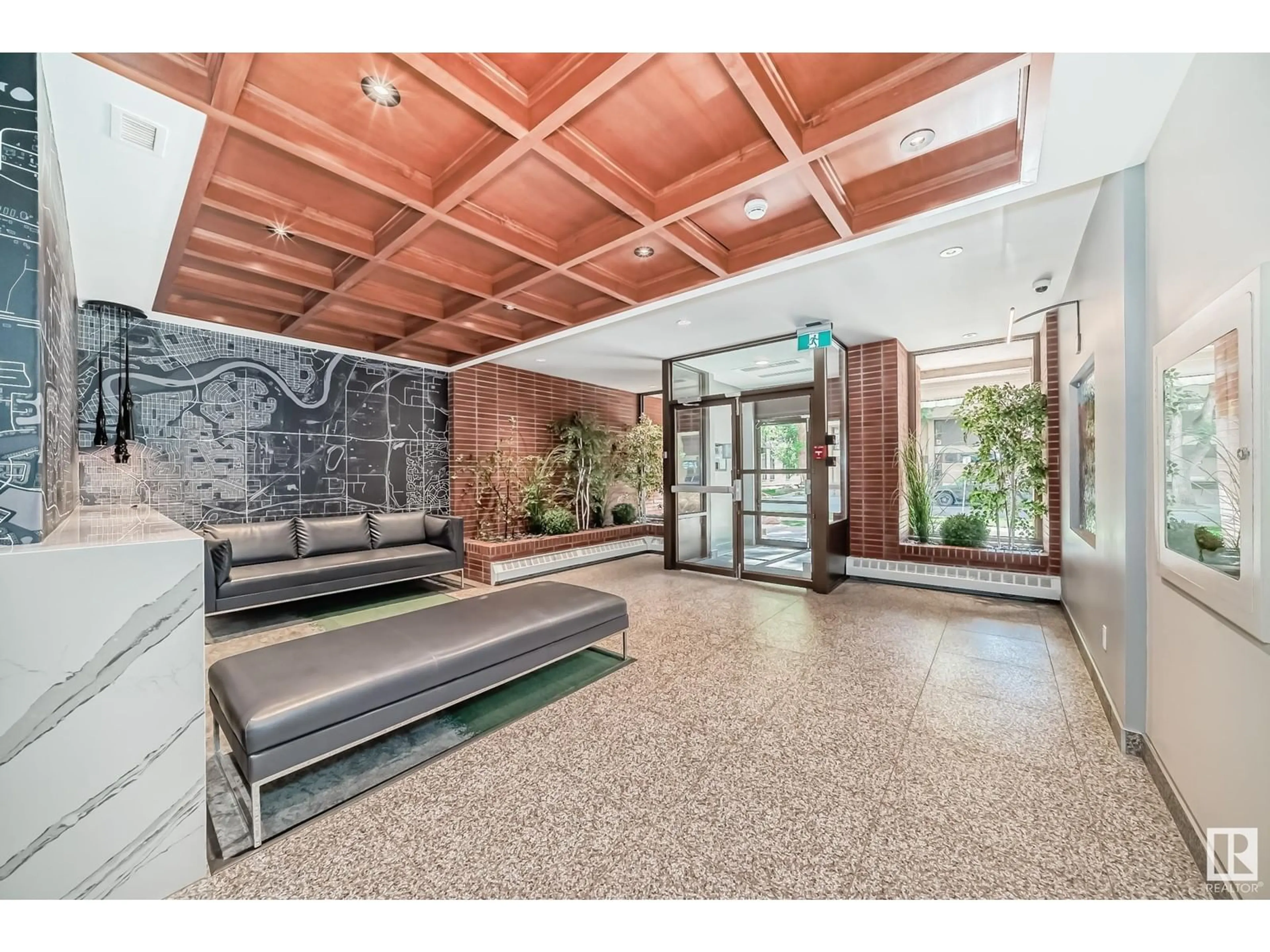 Indoor foyer for #1002 - 9916 113 ST, Edmonton Alberta T5K2N3