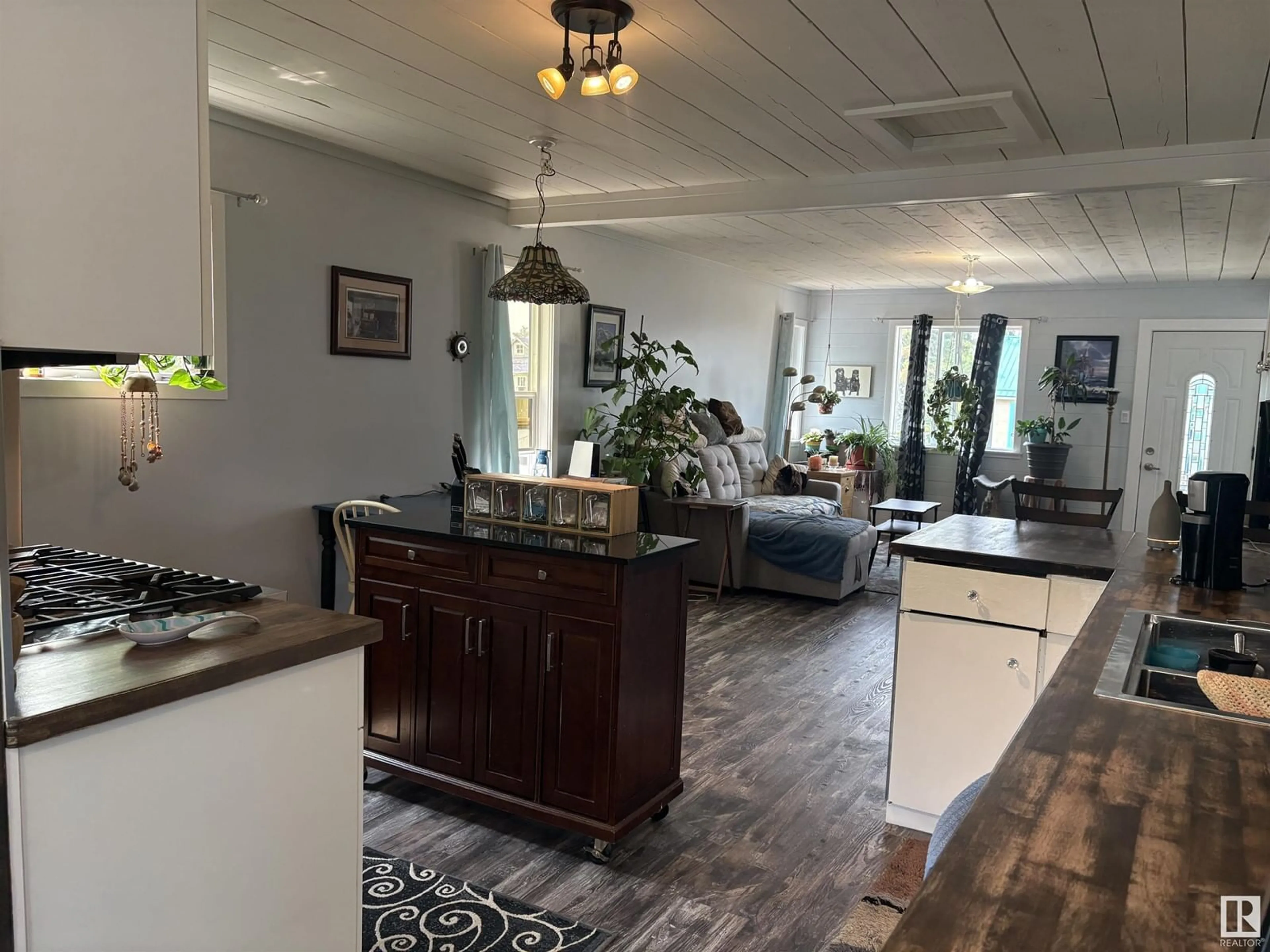 Open concept kitchen, unknown for 625 4 ST, Thorhild Alberta T0A3J0